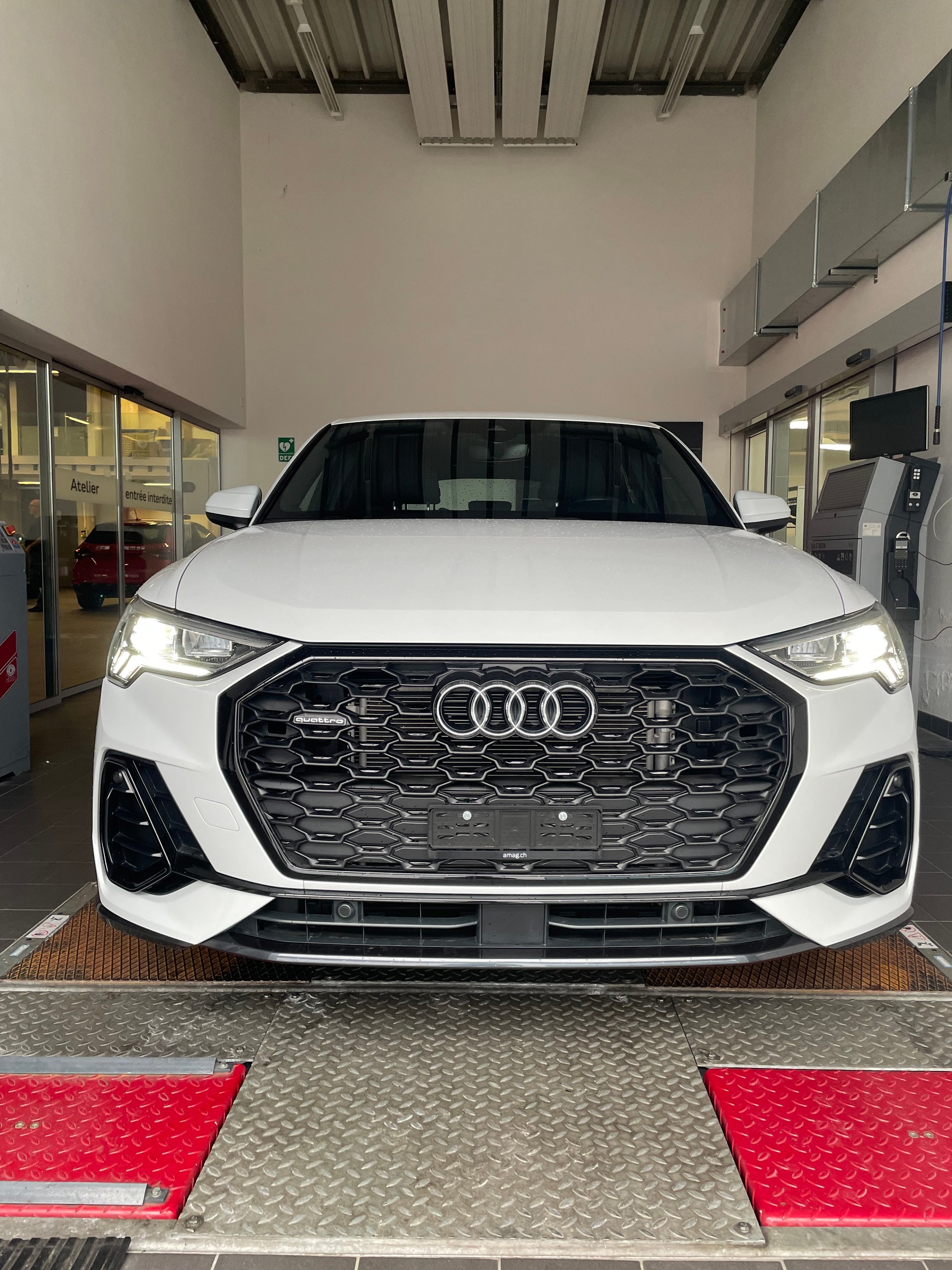 AUDI 2.0 40 TDI S line quattro S-Tronic-image-1