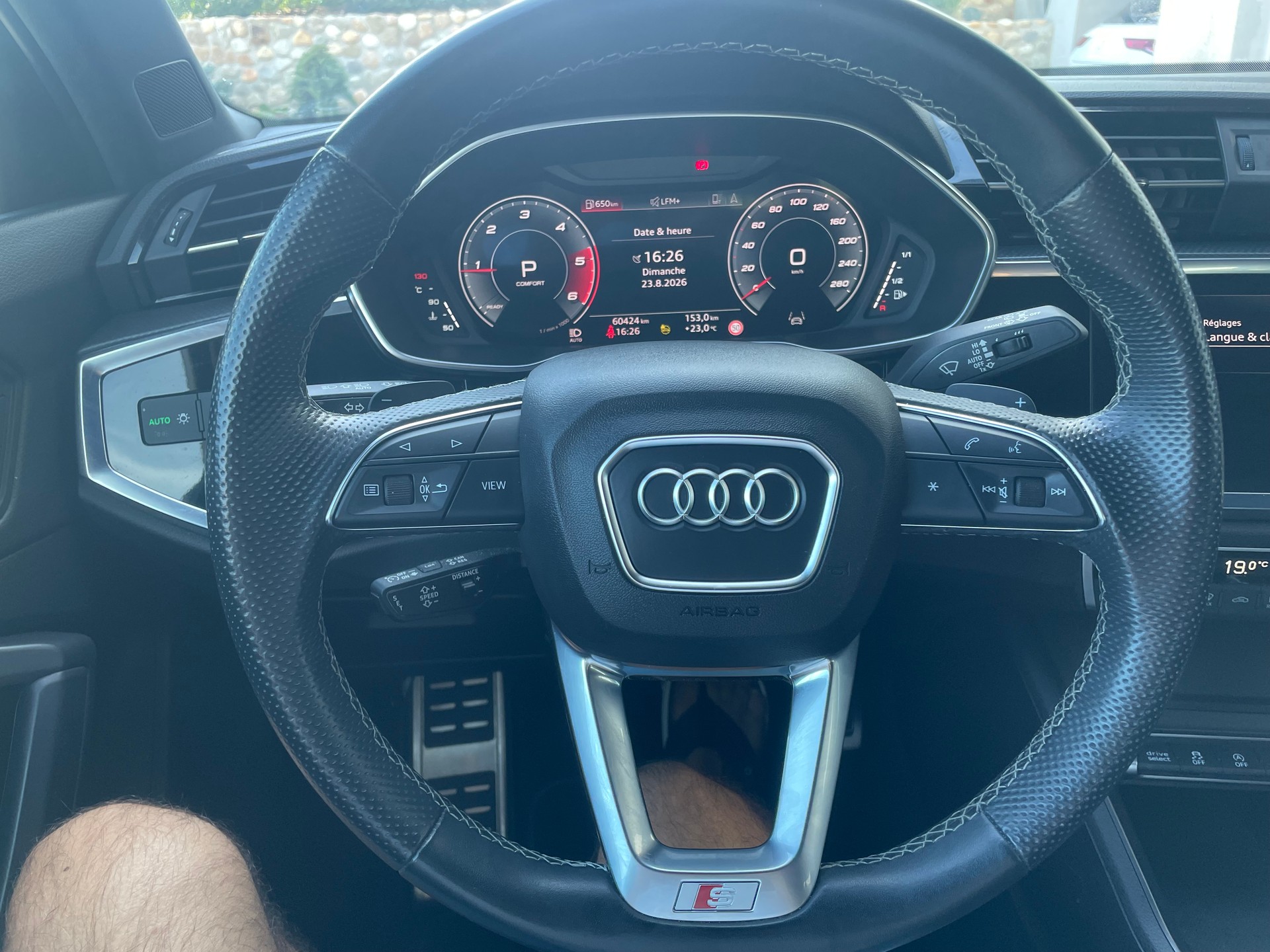 AUDI 2.0 40 TDI S line quattro S-Tronic-image-5
