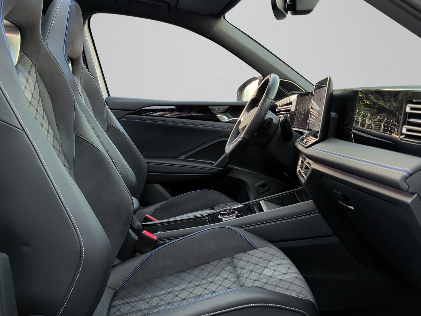 VW Tiguan 2.0 TDI SCR R-Line 4Motion DSG-image-7