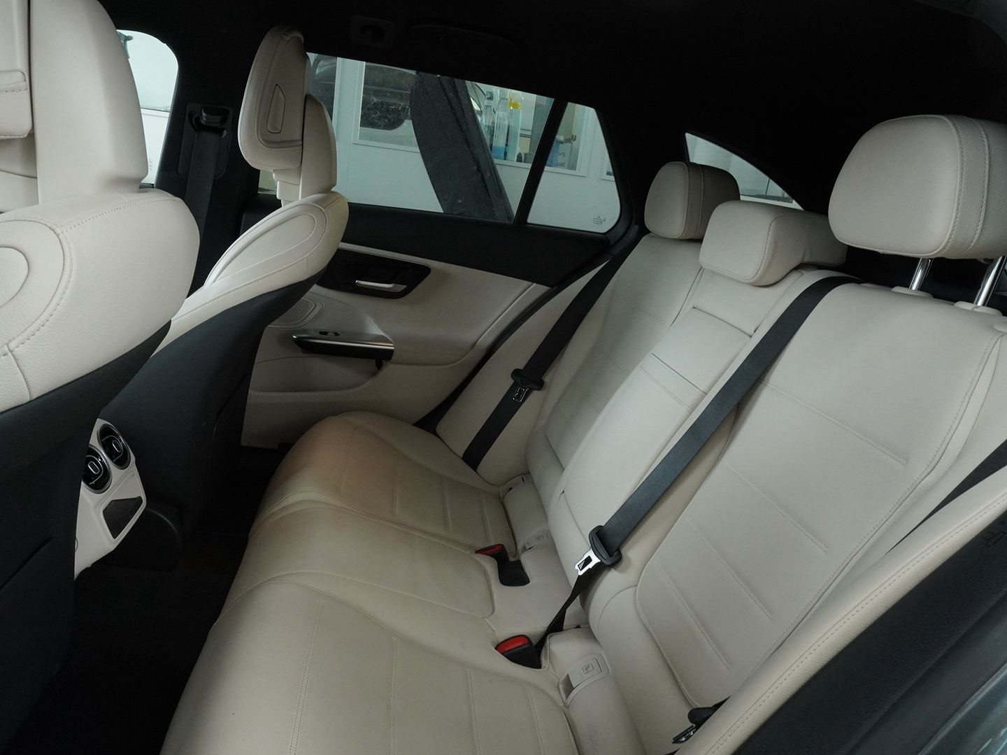 MERCEDES-BENZ C 220 d T 4Matic Avantgarde-image-4