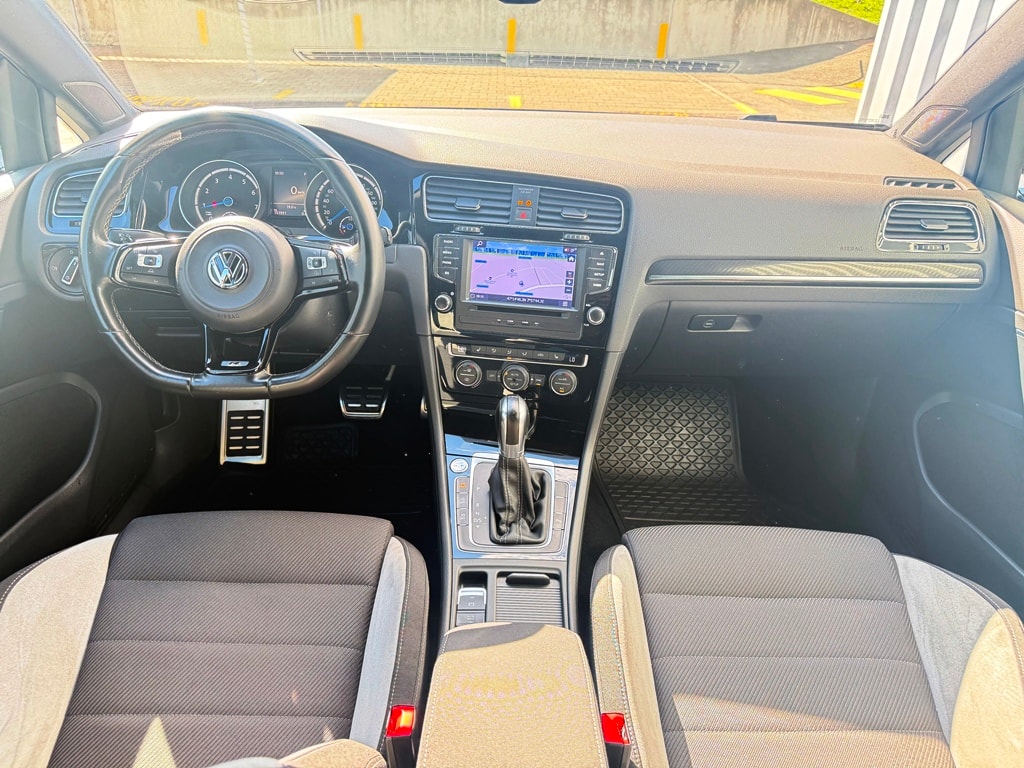 VW Golf 2.0 TSI R 4Motion DSG-image-7