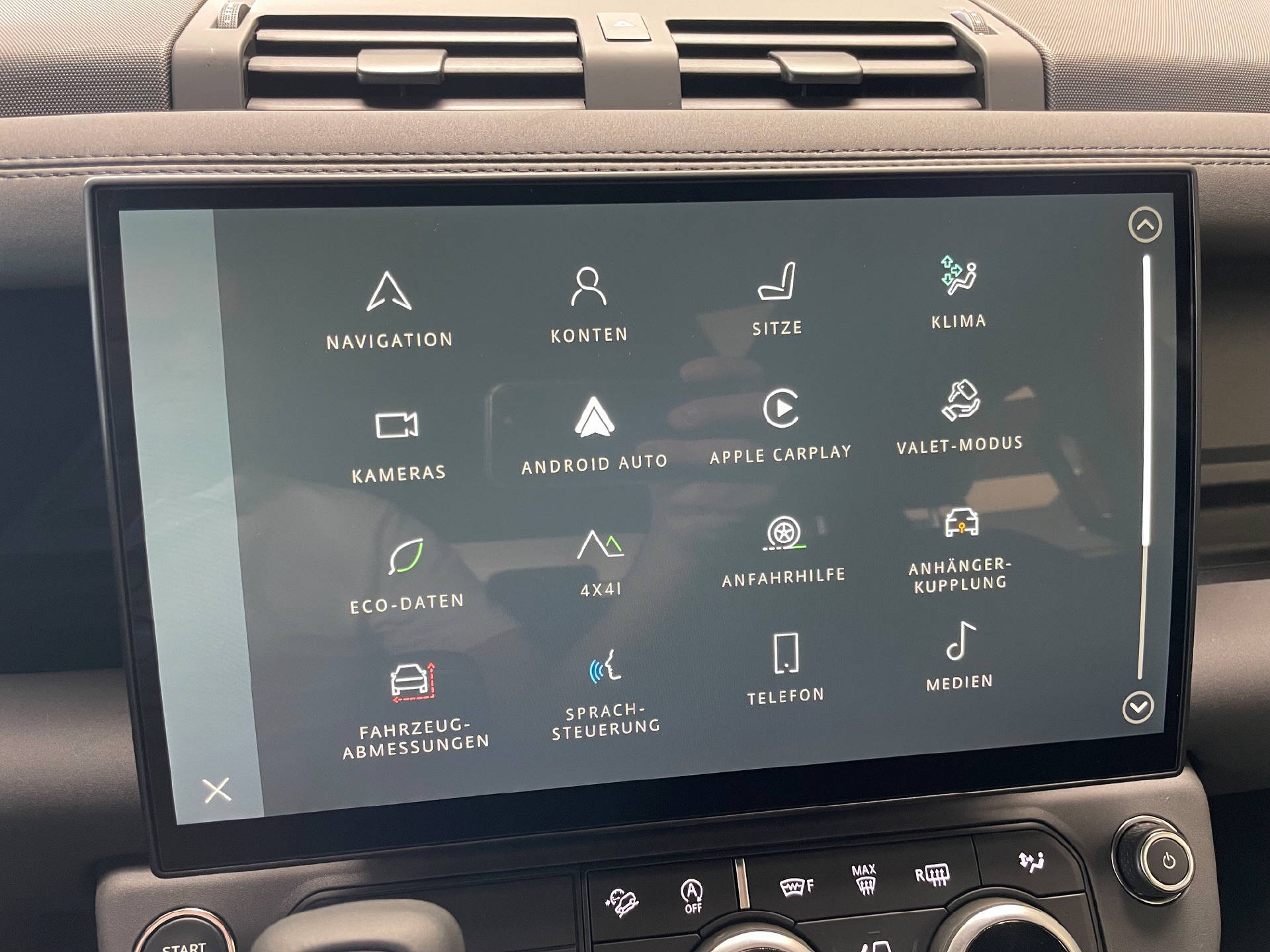 LAND ROVER Defender 110 3.0 D I6 D350 X-Dynamic SE-image-13