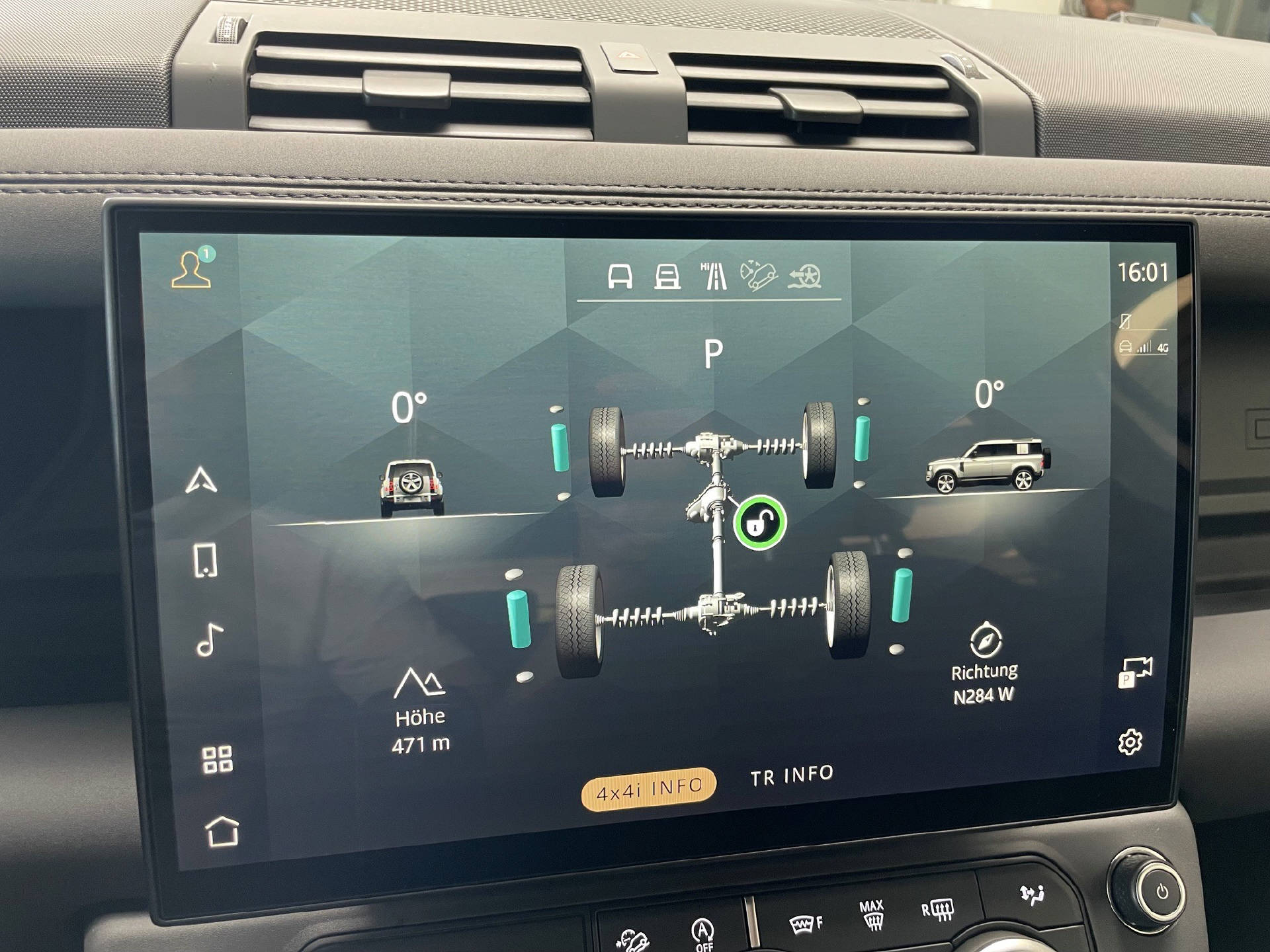 LAND ROVER Defender 110 3.0 D I6 D350 X-Dynamic SE-image-12