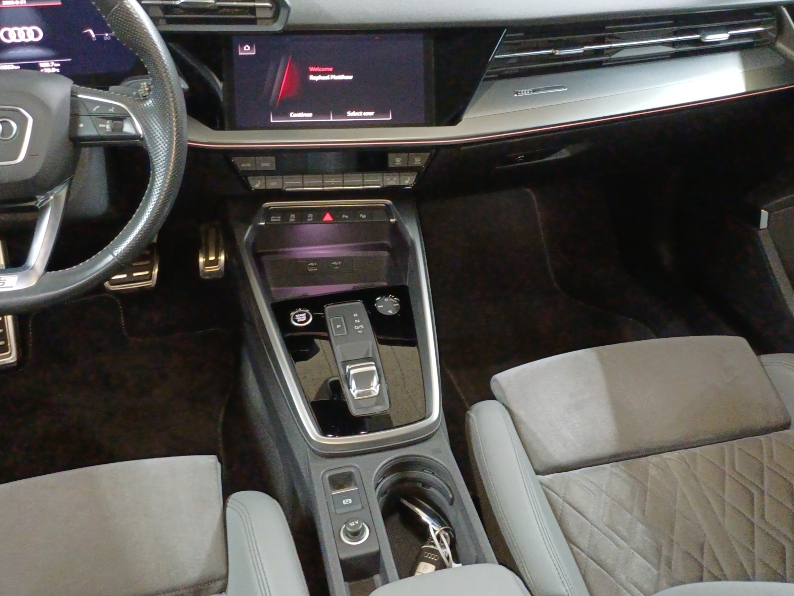 AUDI A3 Limousine 35 TFSI advanced S-tronic-image-10