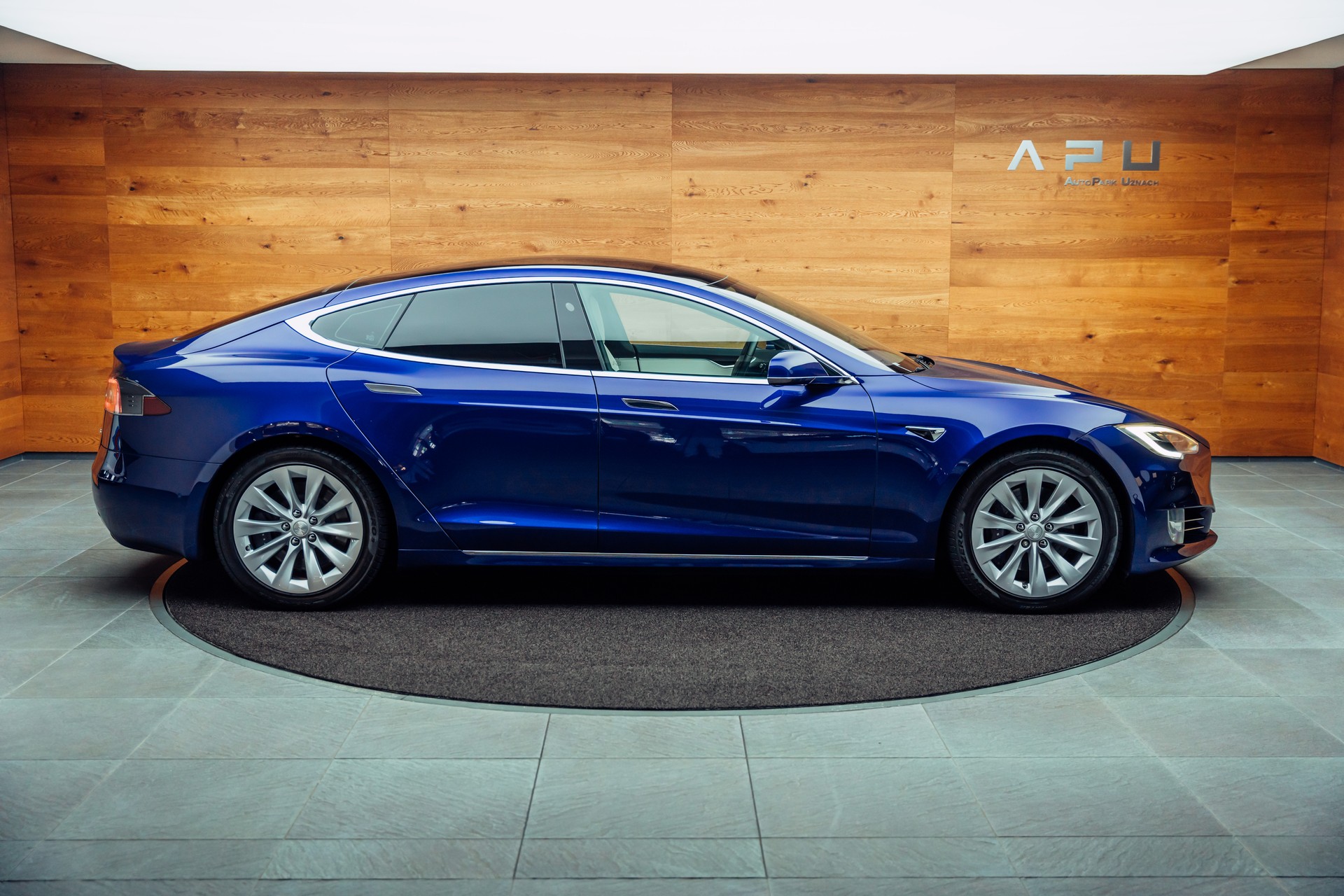 TESLA Model S 75 Business Economy-image-12