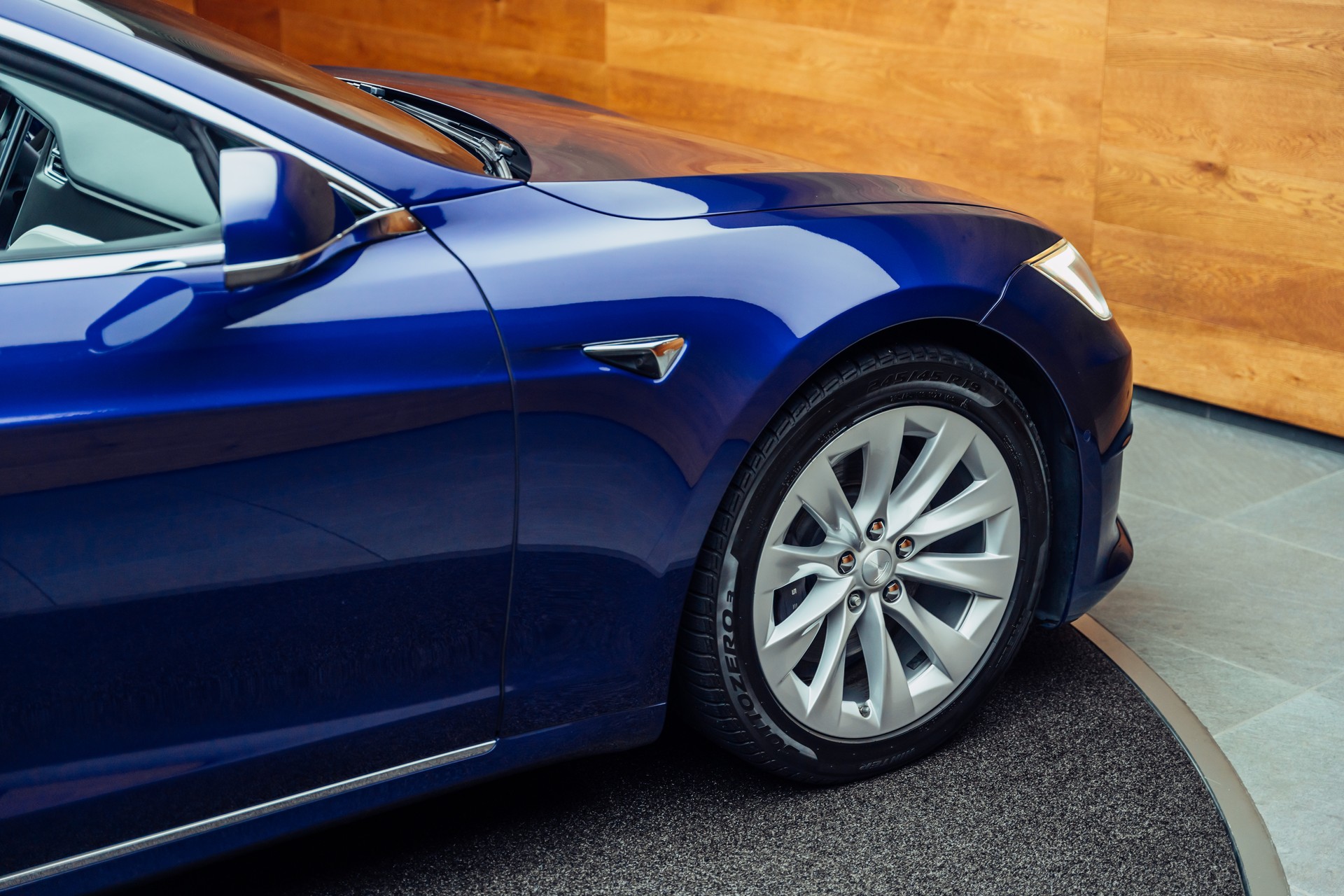 TESLA Model S 75 Business Economy-image-22