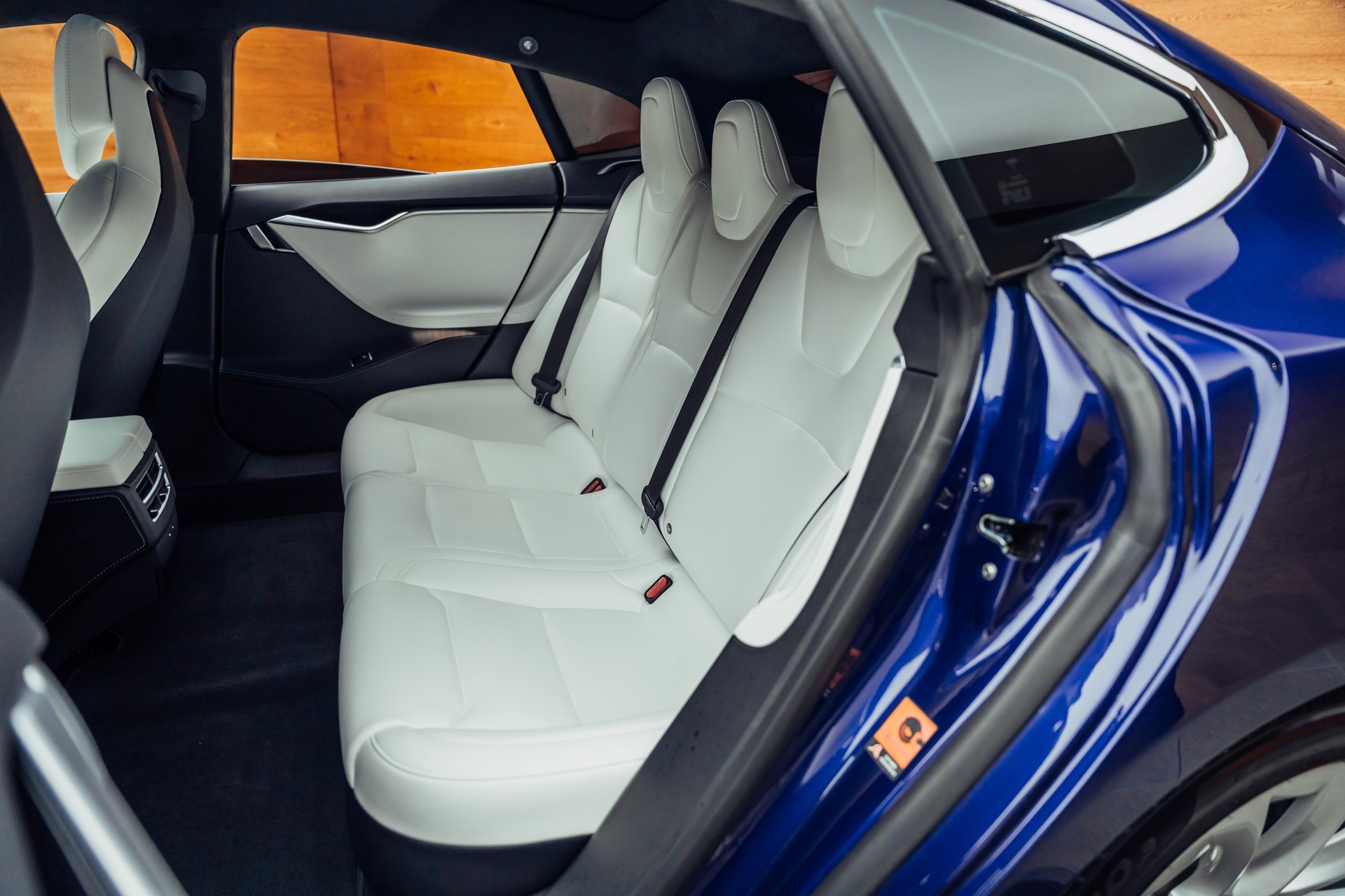 TESLA Model S 75 Business Economy-image-8