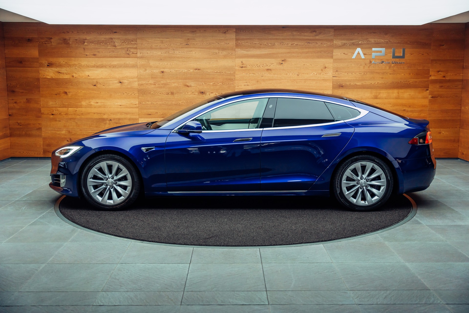 TESLA Model S 75 Business Economy-image-11