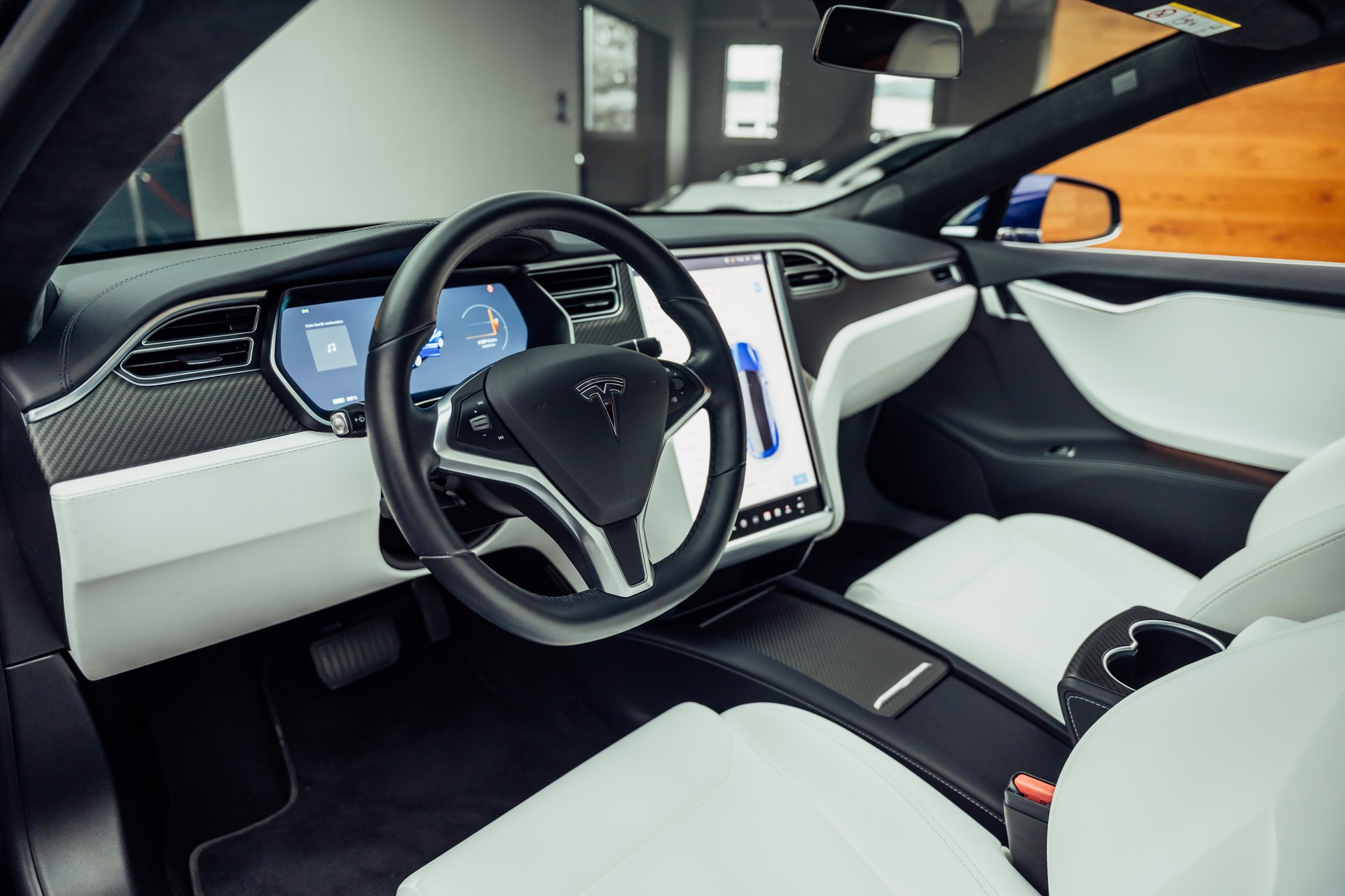 TESLA Model S 75 Business Economy-image-5