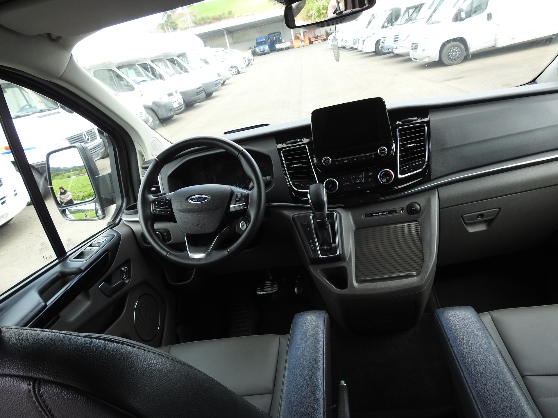 FORD Tourneo Custom 320 L1H1 Titanium A-image-20