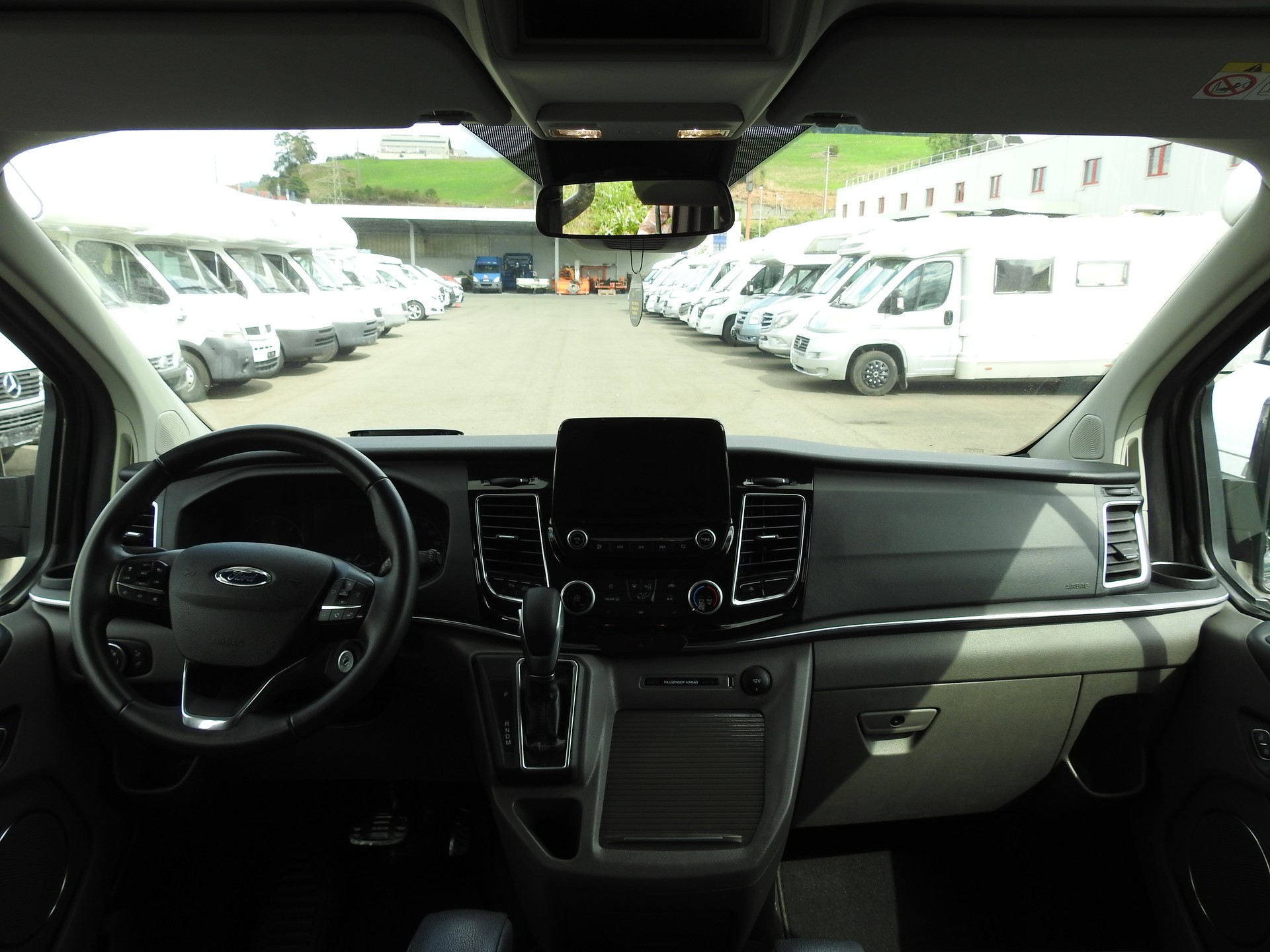 FORD Tourneo Custom 320 L1H1 Titanium A-image-17