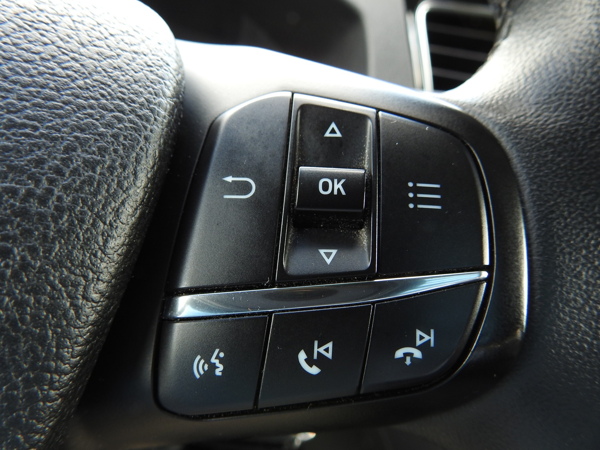 FORD Tourneo Custom 320 L1H1 Titanium A-image-26