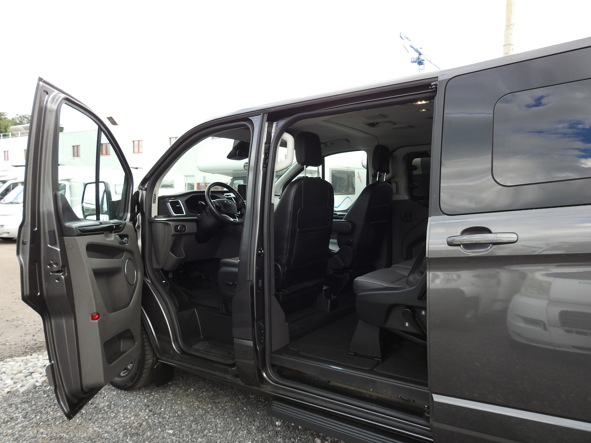 FORD Tourneo Custom 320 L1H1 Titanium A-image-14