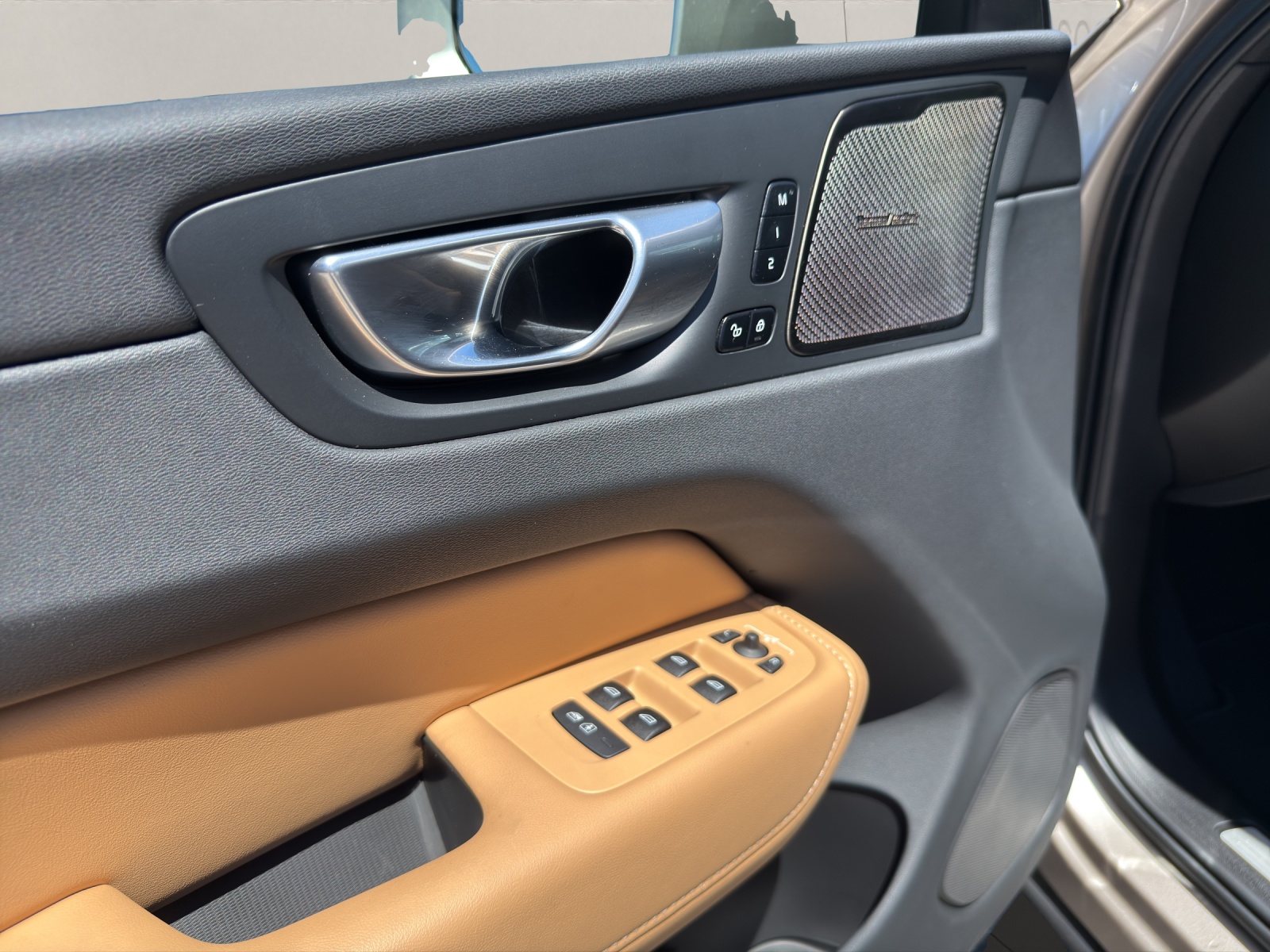 VOLVO XC60 2.0 B5 MH Plus Bright AWD-image-13