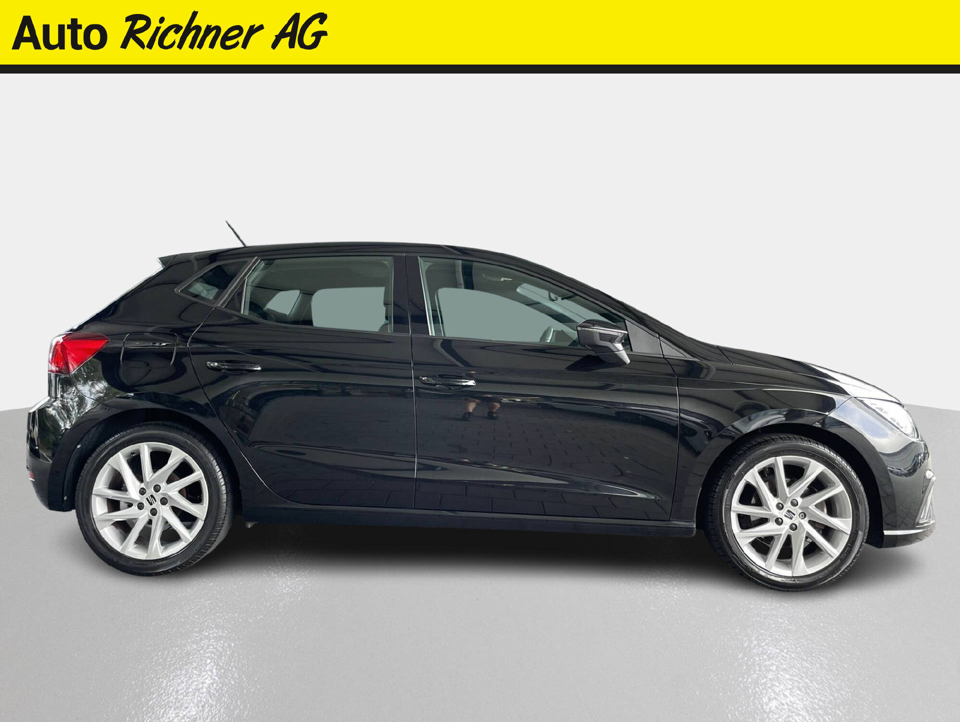 SEAT Ibiza 1.0 TSI 110 FR DSG-image-2