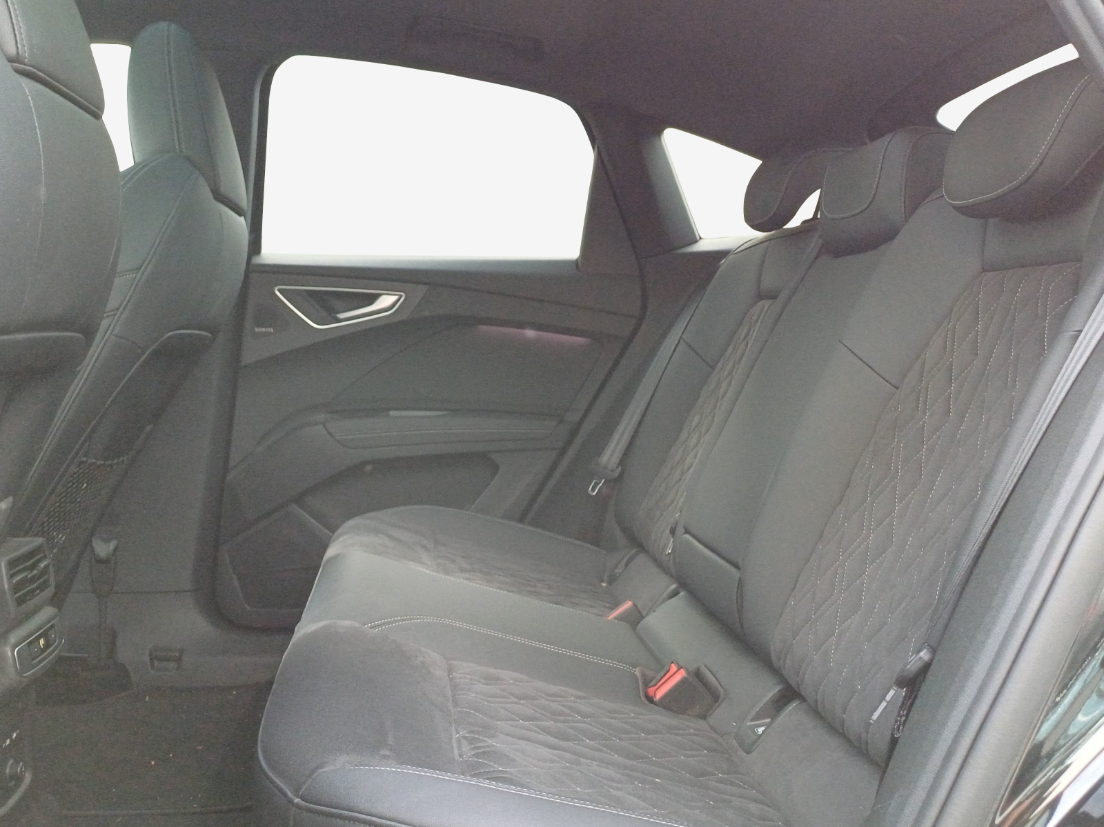 AUDI Q4 Sportback e-tron 40-image-11