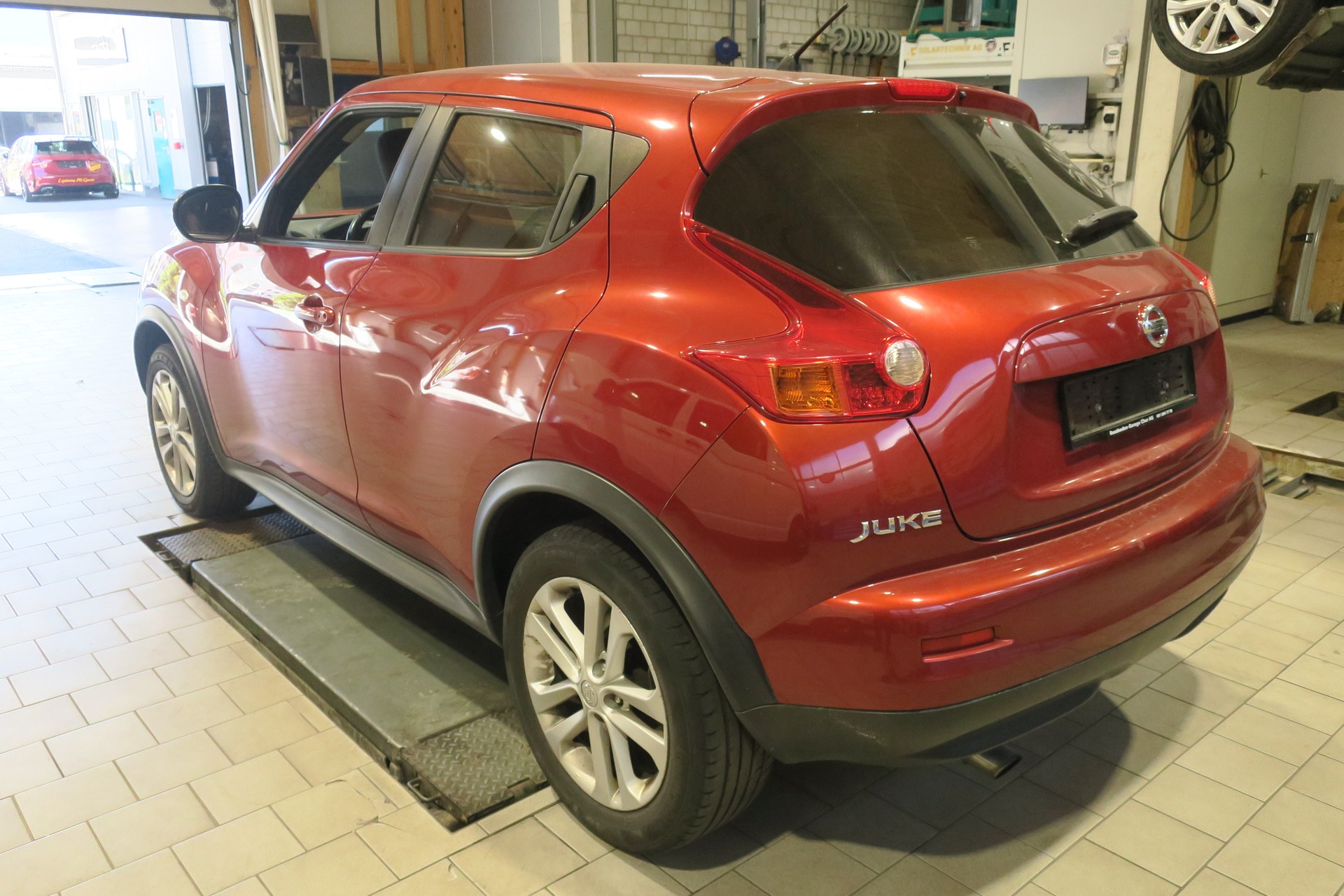 NISSAN Juke 1.6 DIG-T tekna 4x4 Xtronic M-CVT-image-2