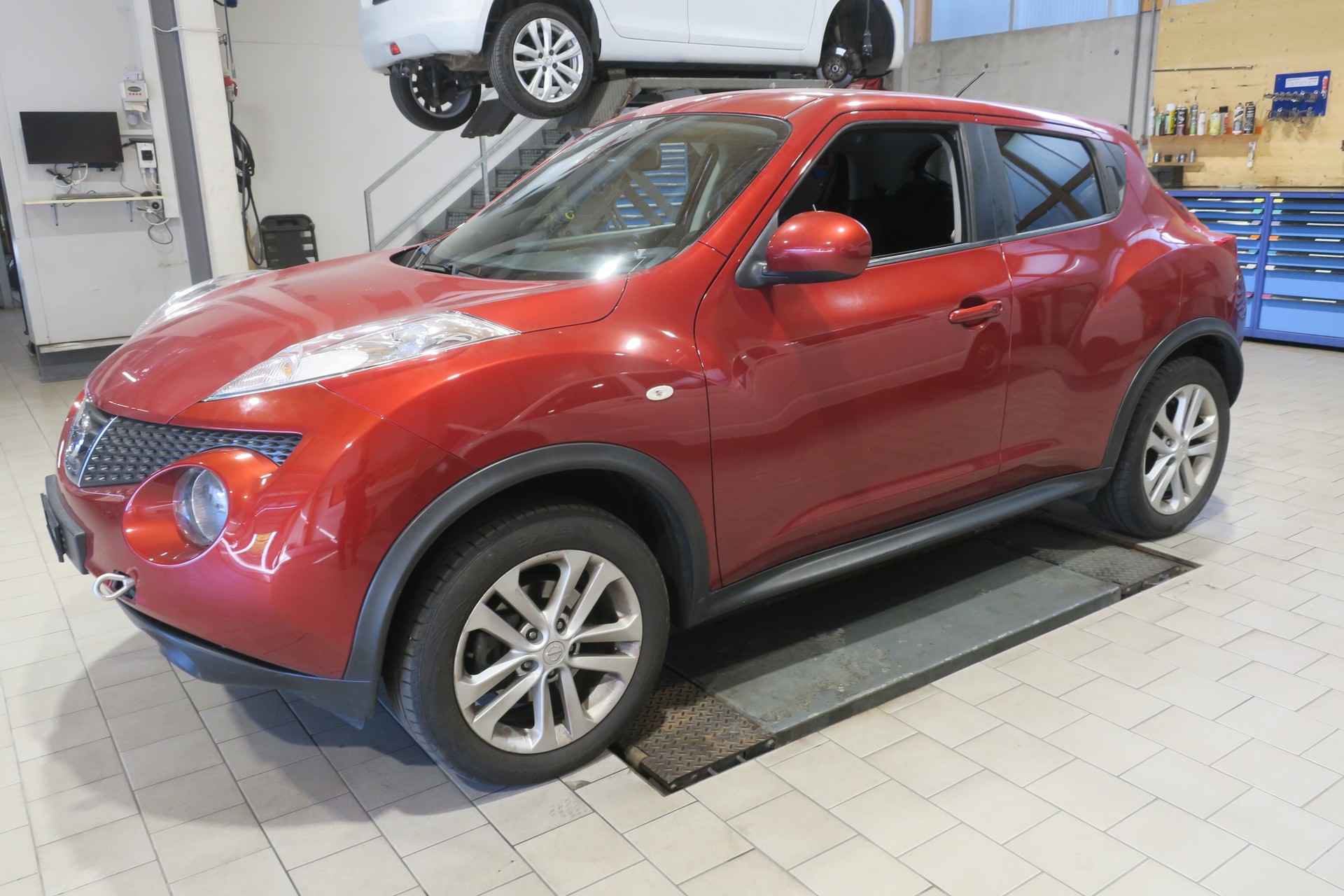 NISSAN Juke 1.6 DIG-T tekna 4x4 Xtronic M-CVT-image-1