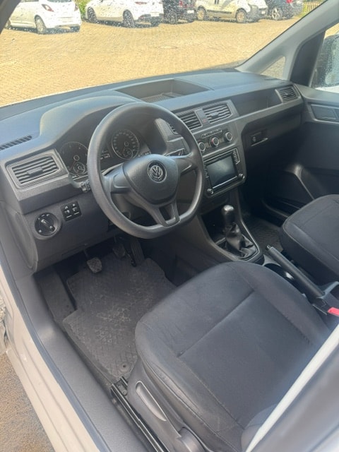 VW Caddy 2.0TDI BlueMotion Technology-image-8