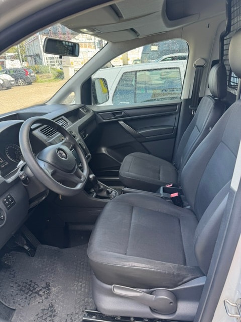 VW Caddy 2.0TDI BlueMotion Technology-image-12