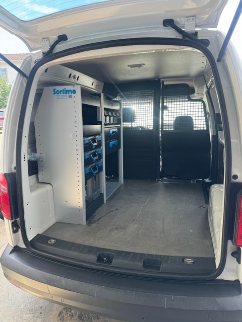 VW Caddy 2.0TDI BlueMotion Technology-image-14