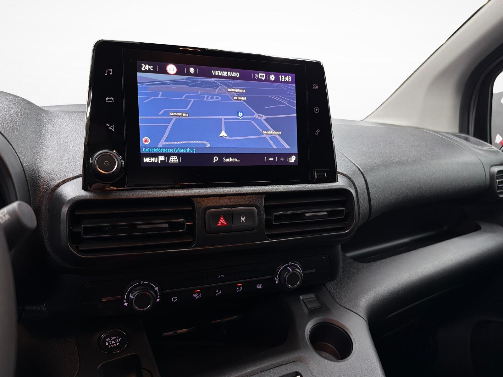 OPEL Combo-e Cargo 2.4 t Electric-image-12