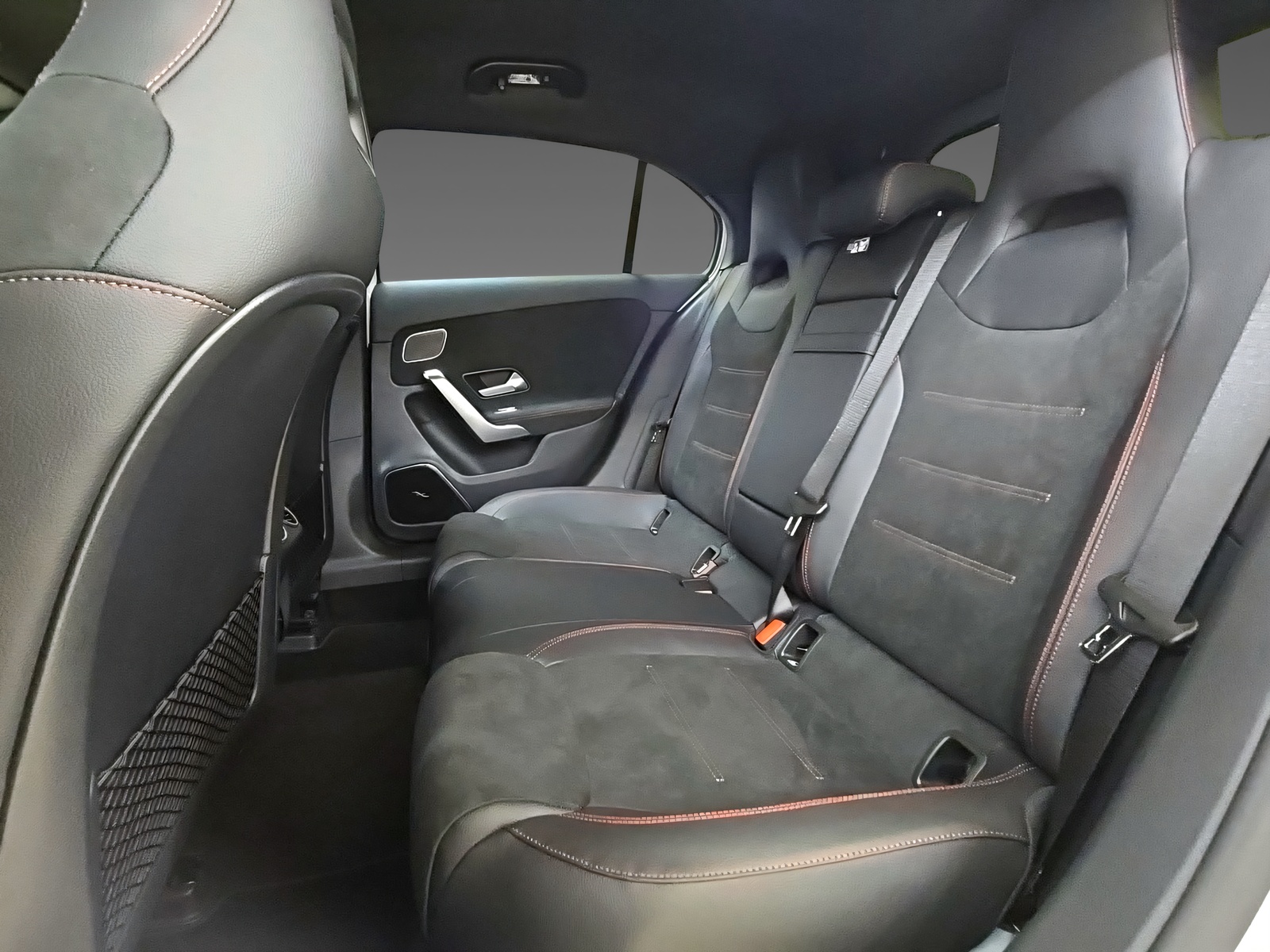 MERCEDES-BENZ A 35 4Matic-image-10