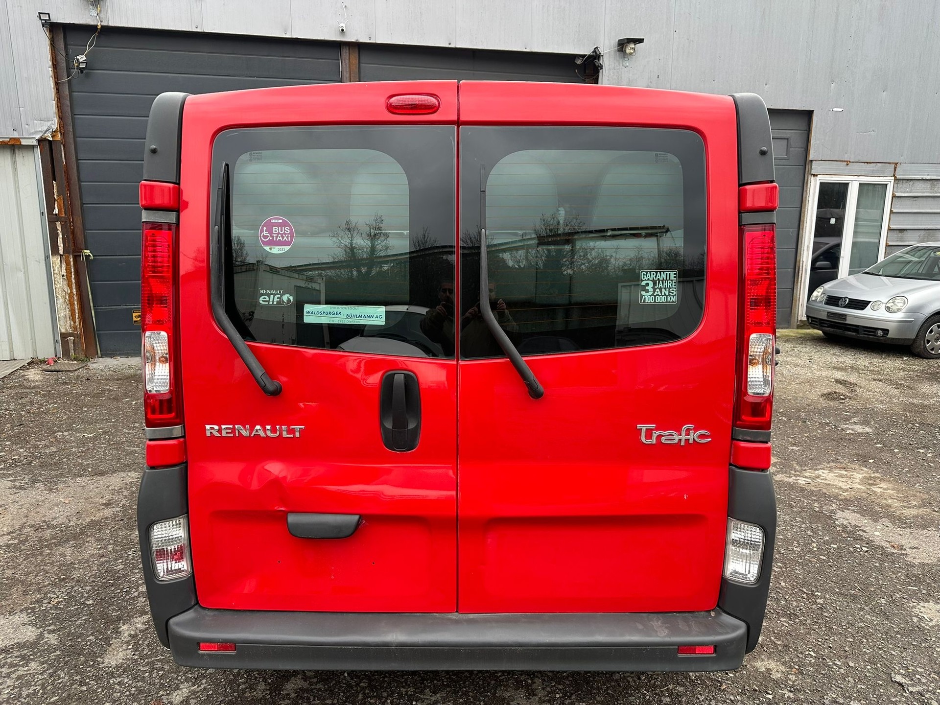 RENAULT Trafic 2.0 dCi 115 2.9t L2H1 Authentique-image-6