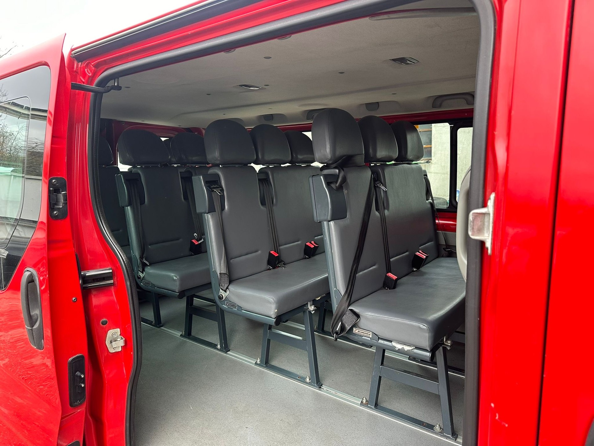 RENAULT Trafic 2.0 dCi 115 2.9t L2H1 Authentique-image-4
