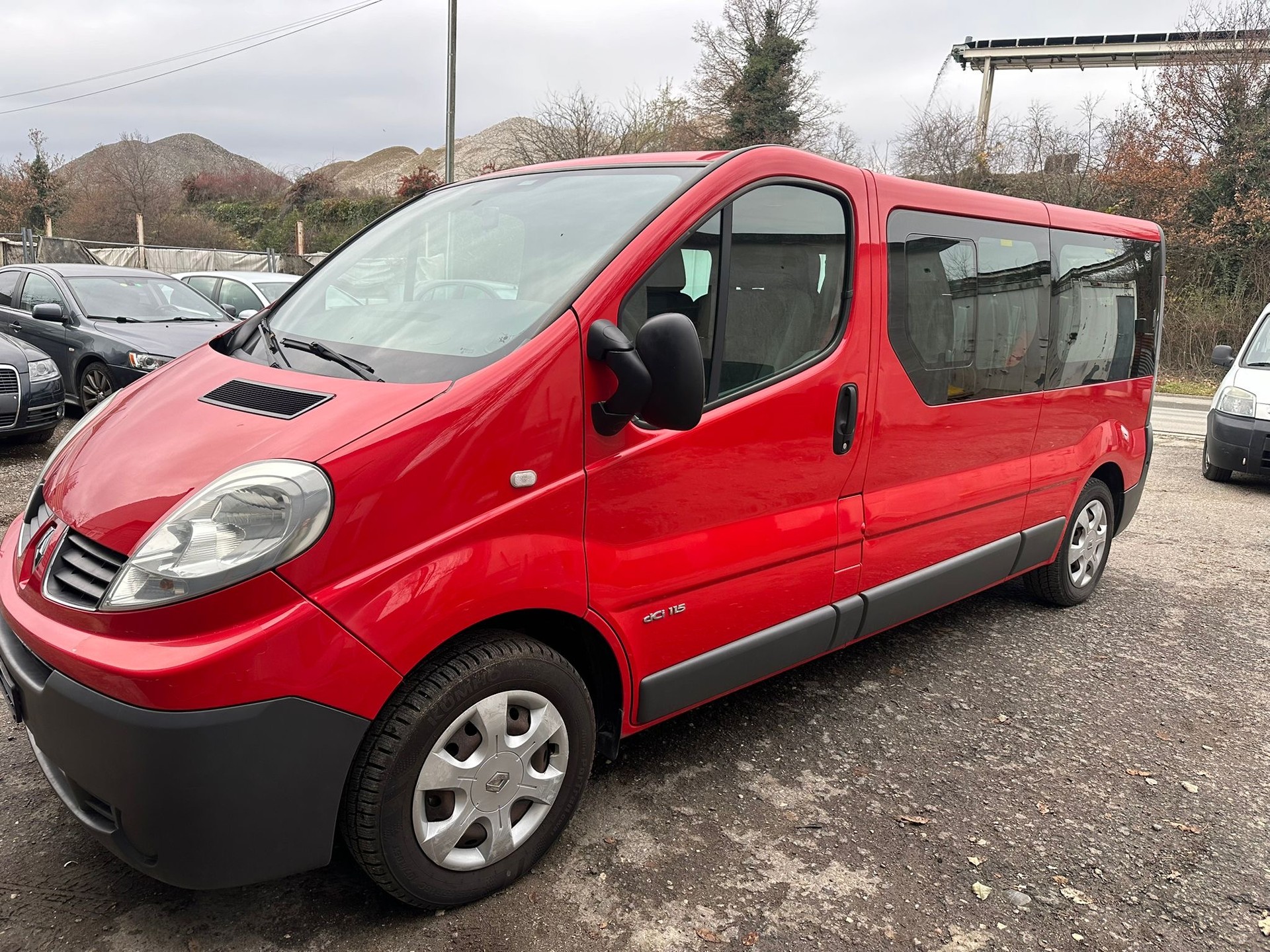 RENAULT Trafic 2.0 dCi 115 2.9t L2H1 Authentique-image-1