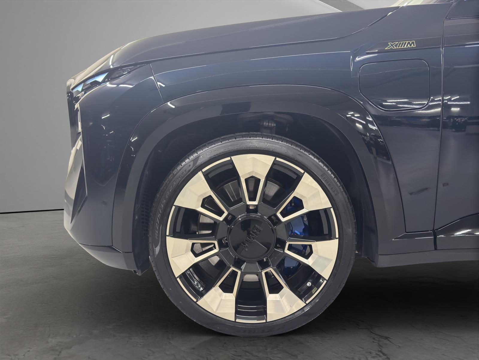 BMW XM G09 Plug-in Hybrid-image-8