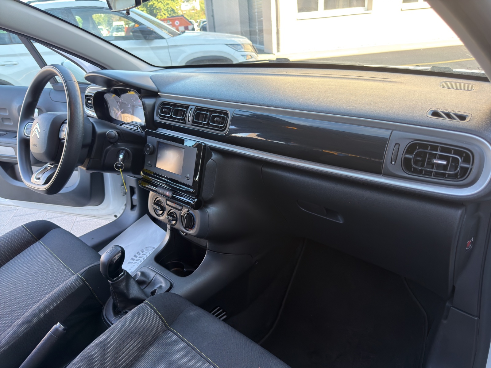 CITROEN C3 1.2i PureTech Shine-image-20