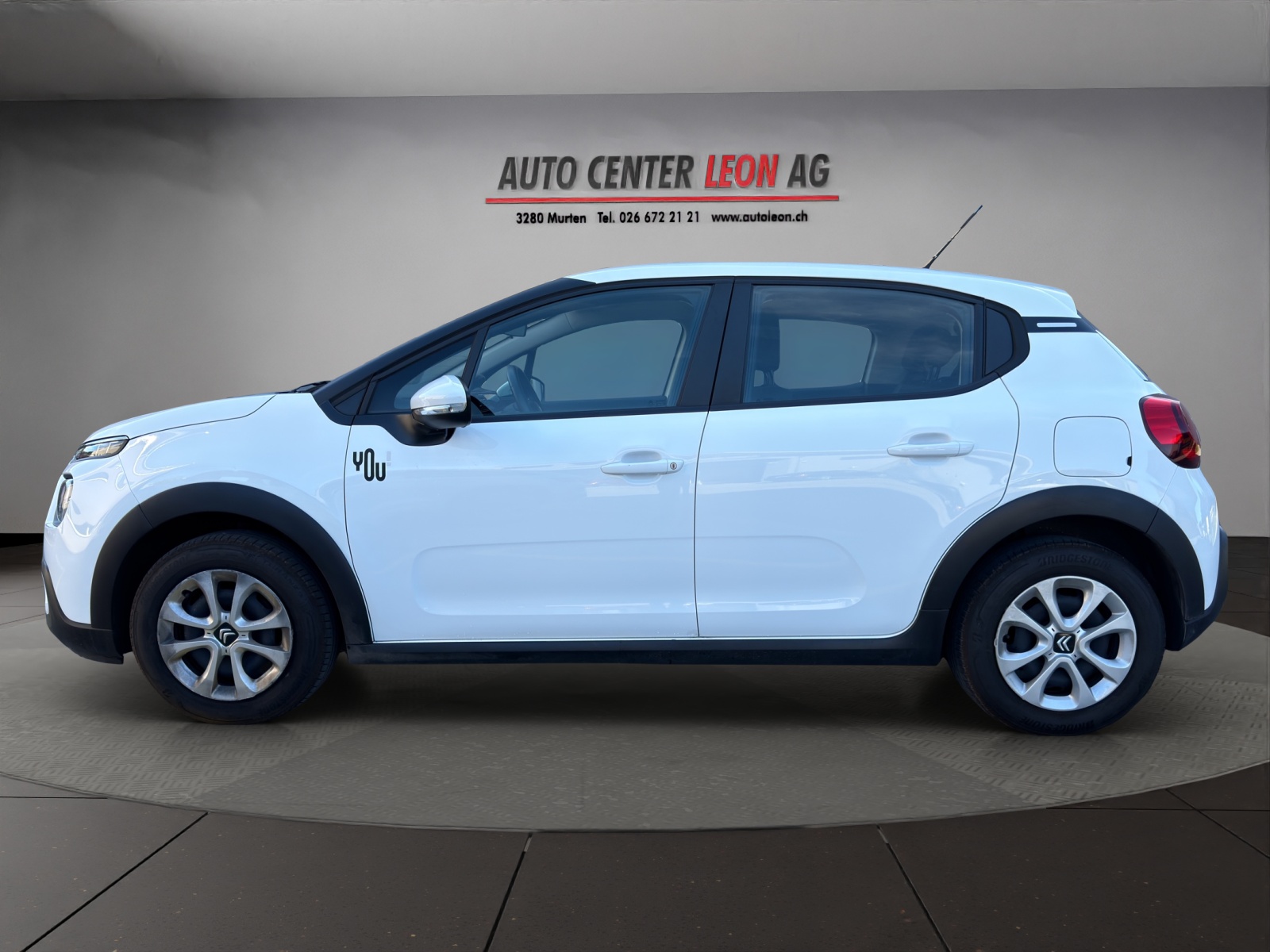 CITROEN C3 1.2i PureTech Shine-image-2