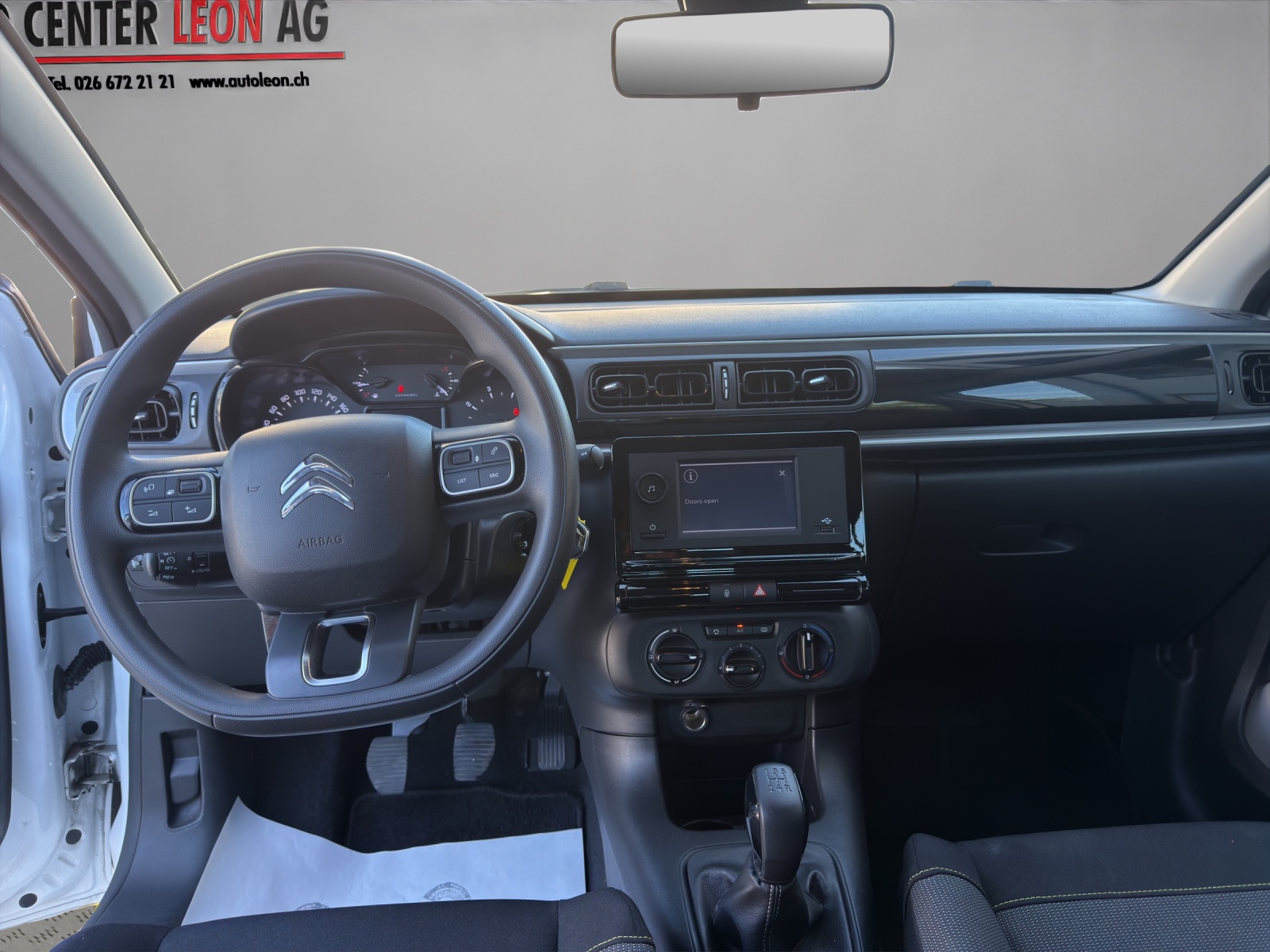 CITROEN C3 1.2i PureTech Shine-image-13