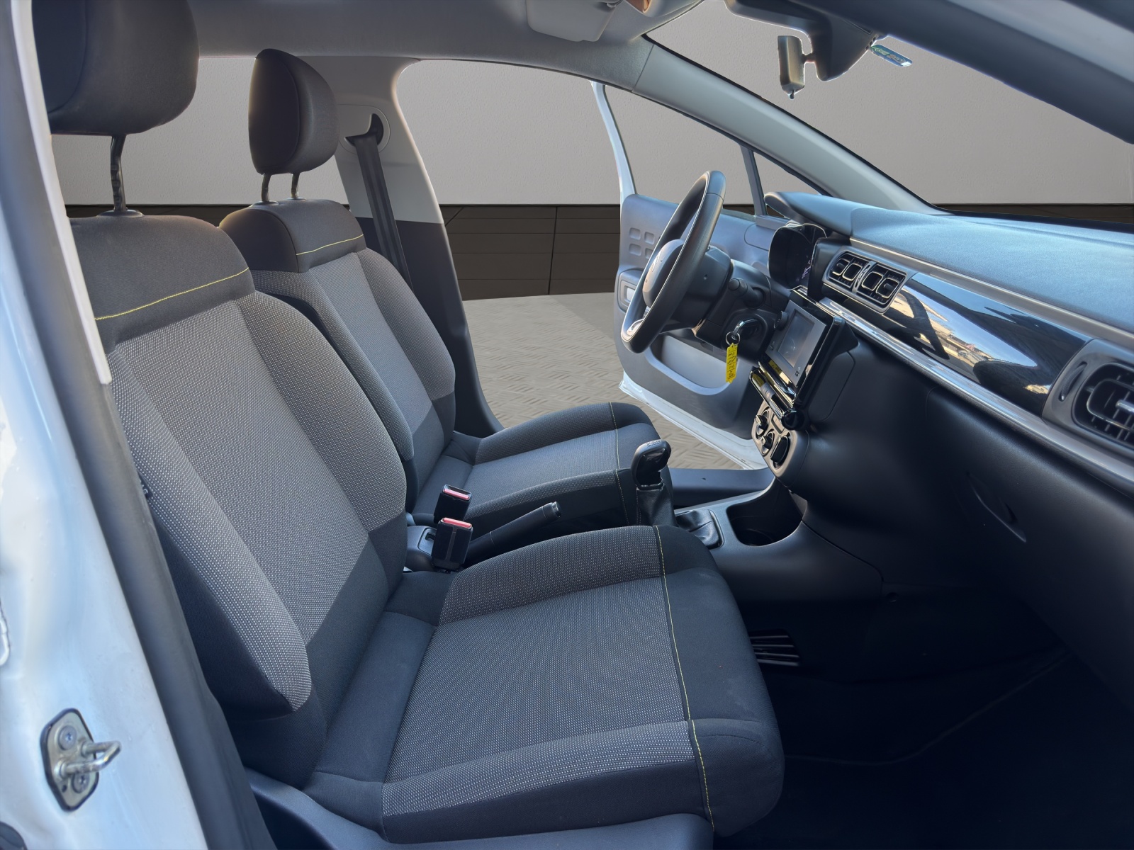 CITROEN C3 1.2i PureTech Shine-image-16