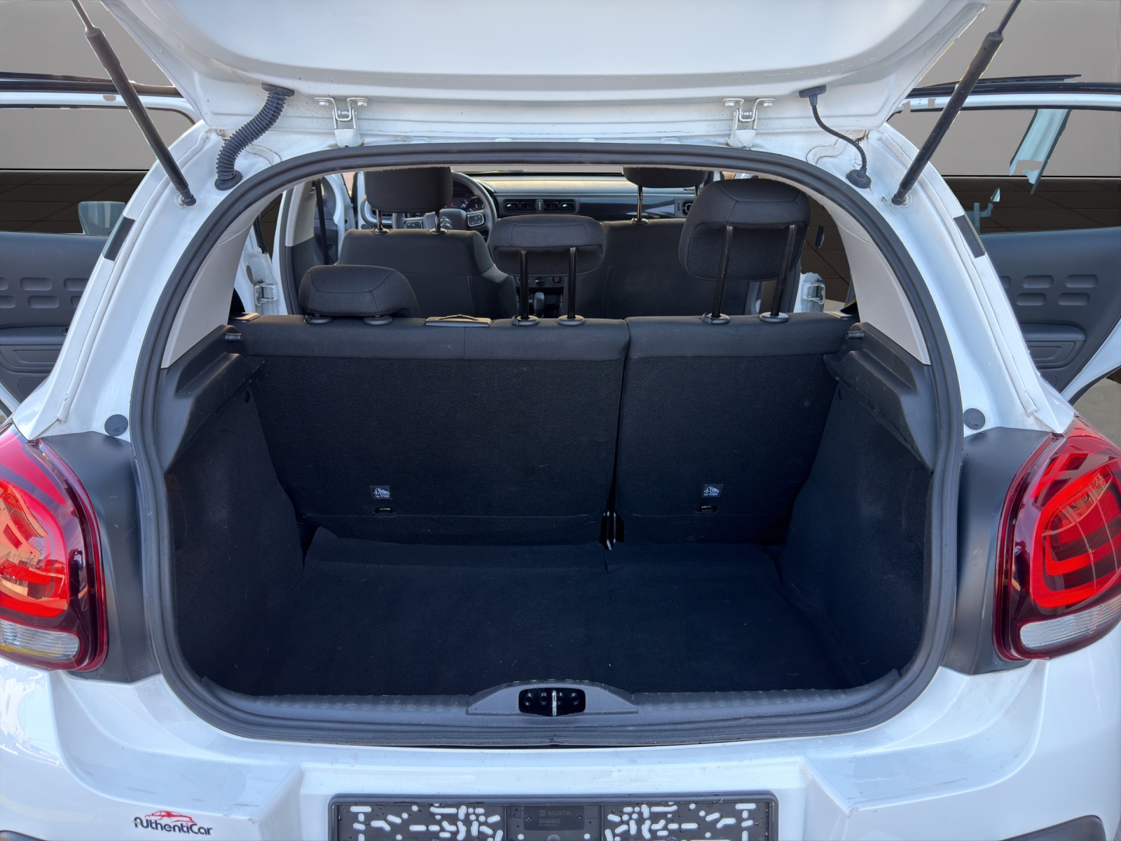 CITROEN C3 1.2i PureTech Shine-image-18