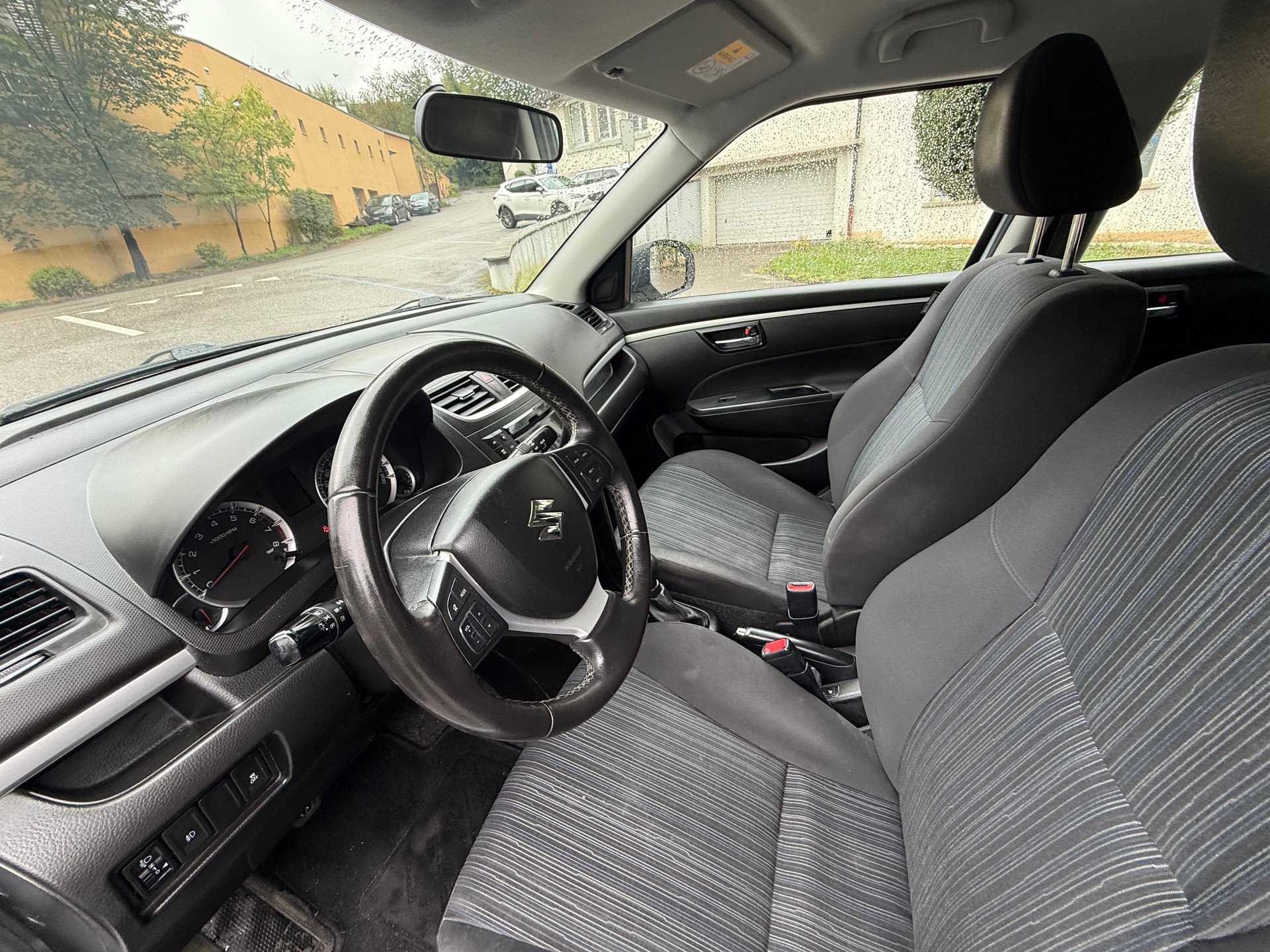 SUZUKI Swift 1.2i 16V Compact Top 4x4-image-9