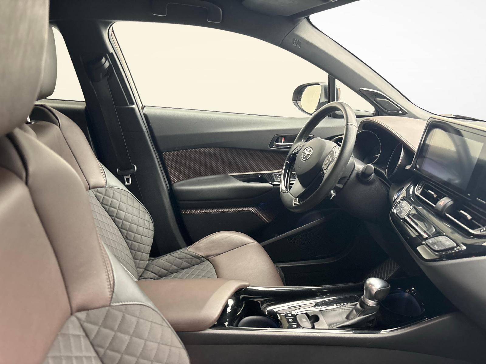 TOYOTA C-HR 1.8 VVTi HSD Premium-image-9