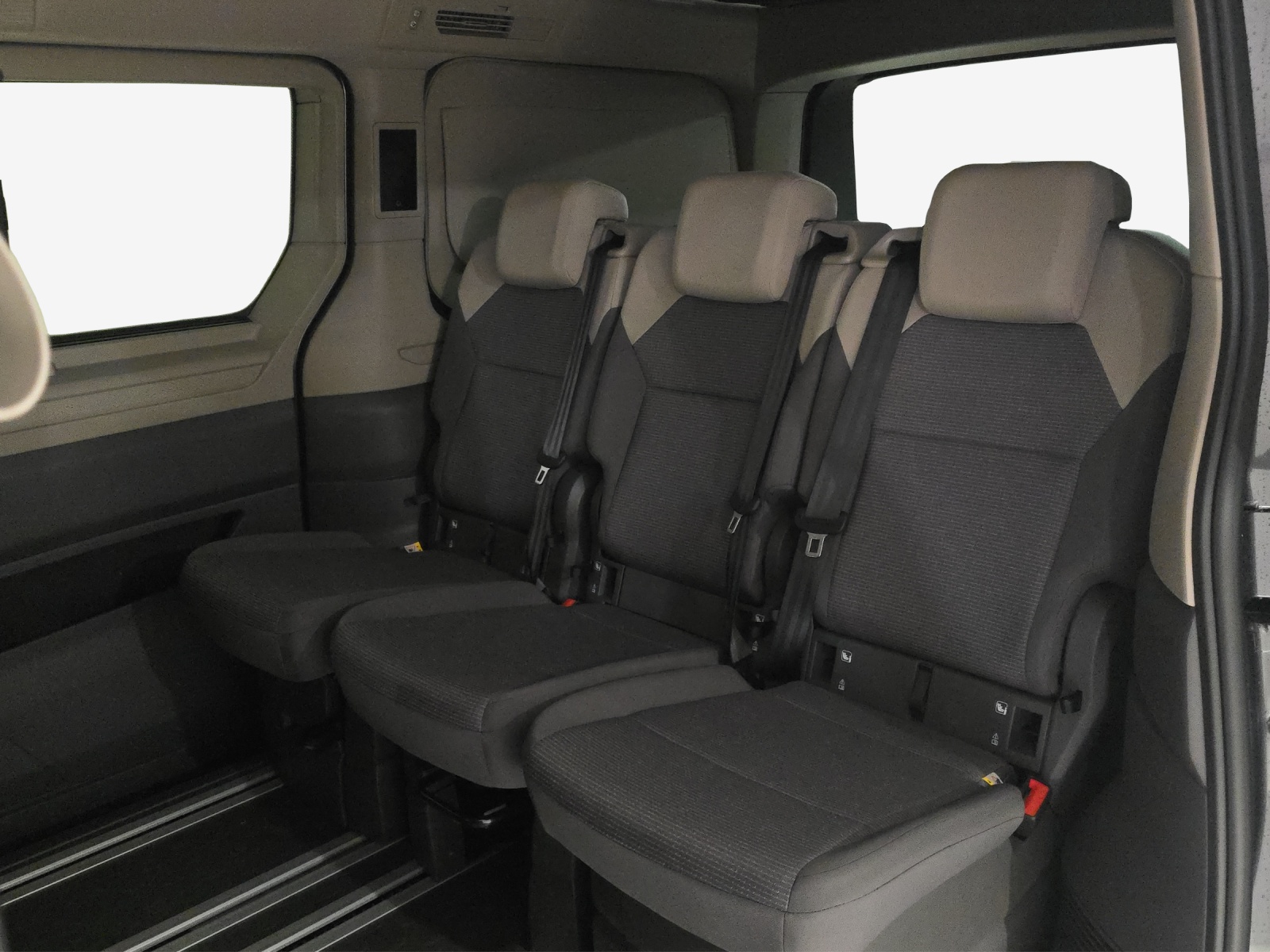 VW California 2.0 TDI Beach Tour-image-11