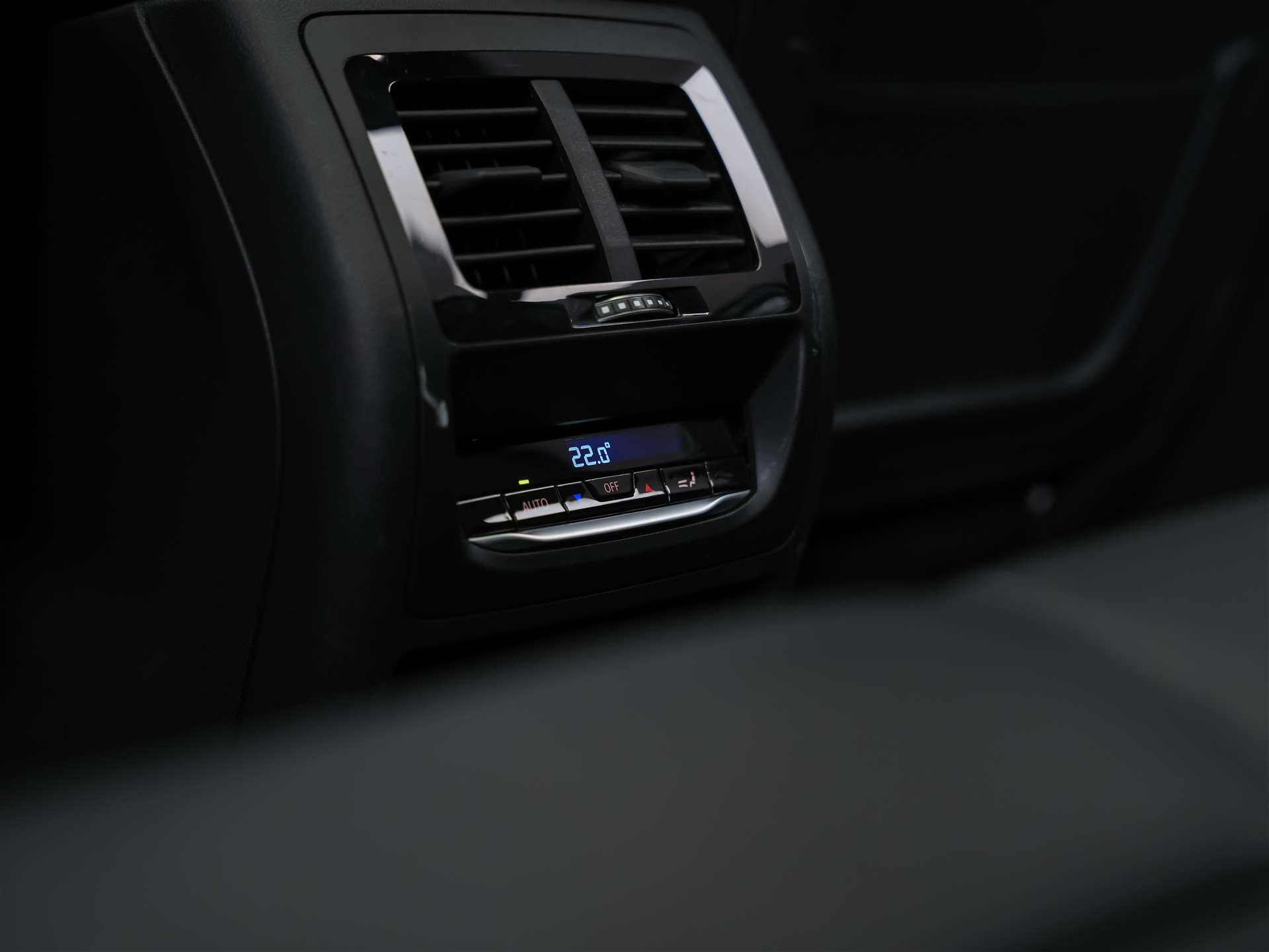 BMW X3 xDrive M40d *Panorama*Laser Scheinwerfer*Head-Up*-image-15