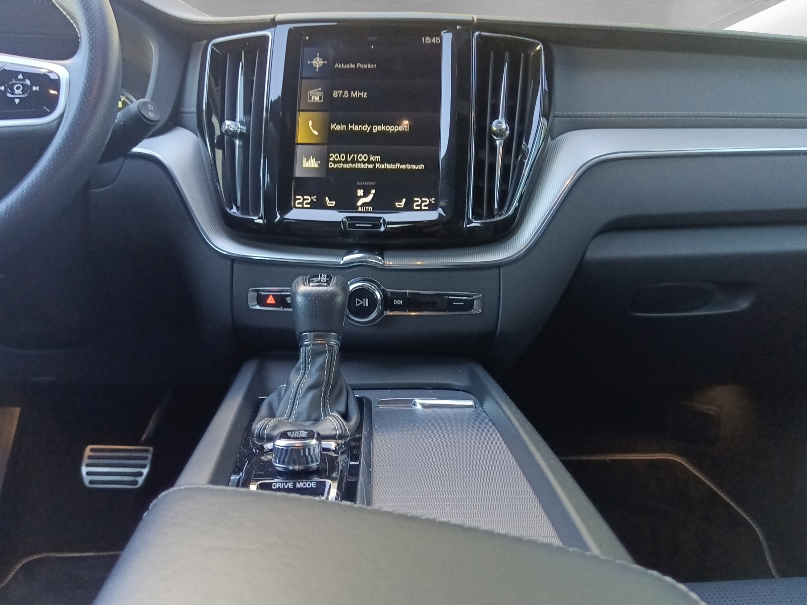 VOLVO XC60 2.0 T6 R-Design AWD-image-7