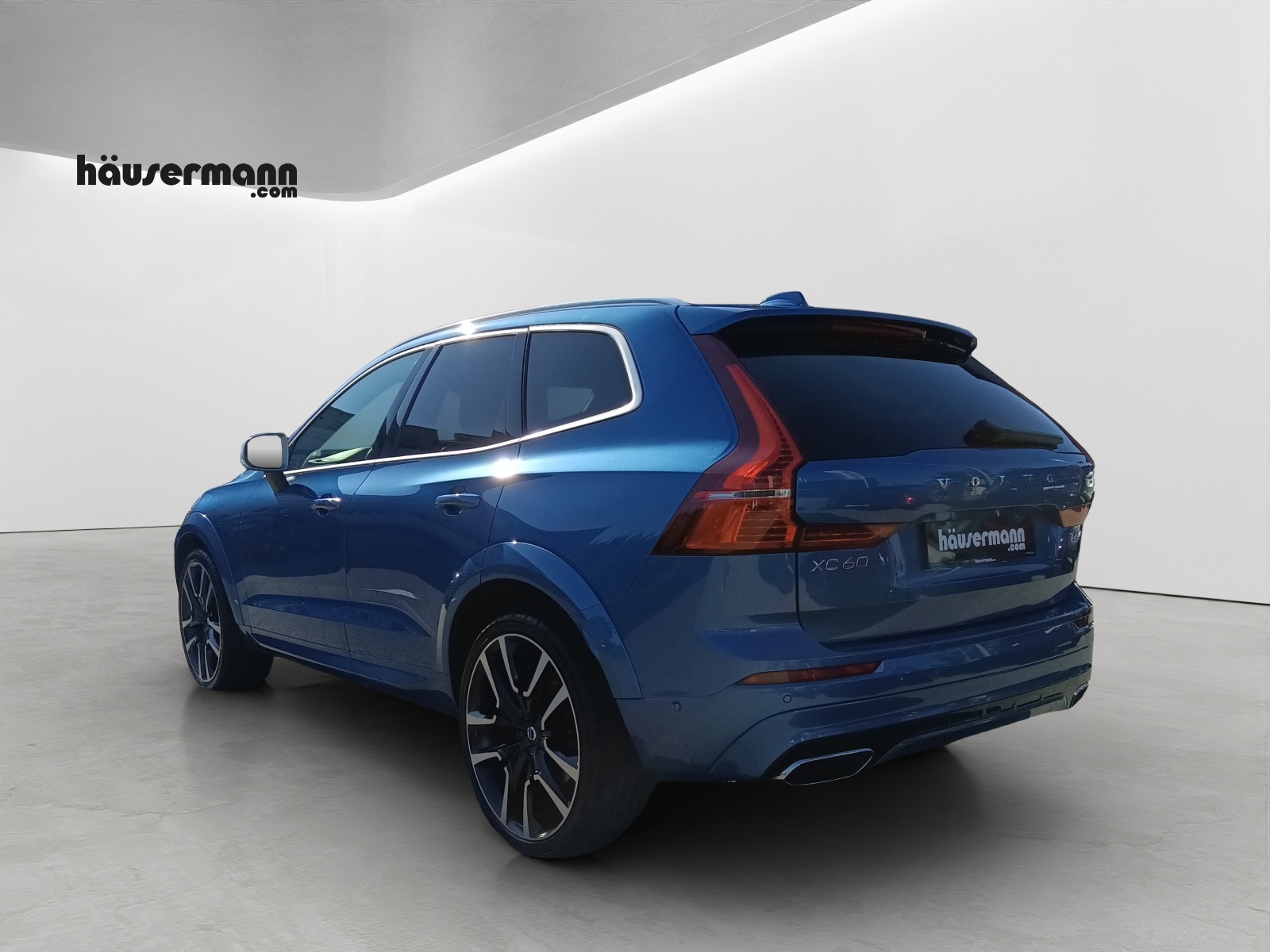 VOLVO XC60 2.0 T6 R-Design AWD-image-3