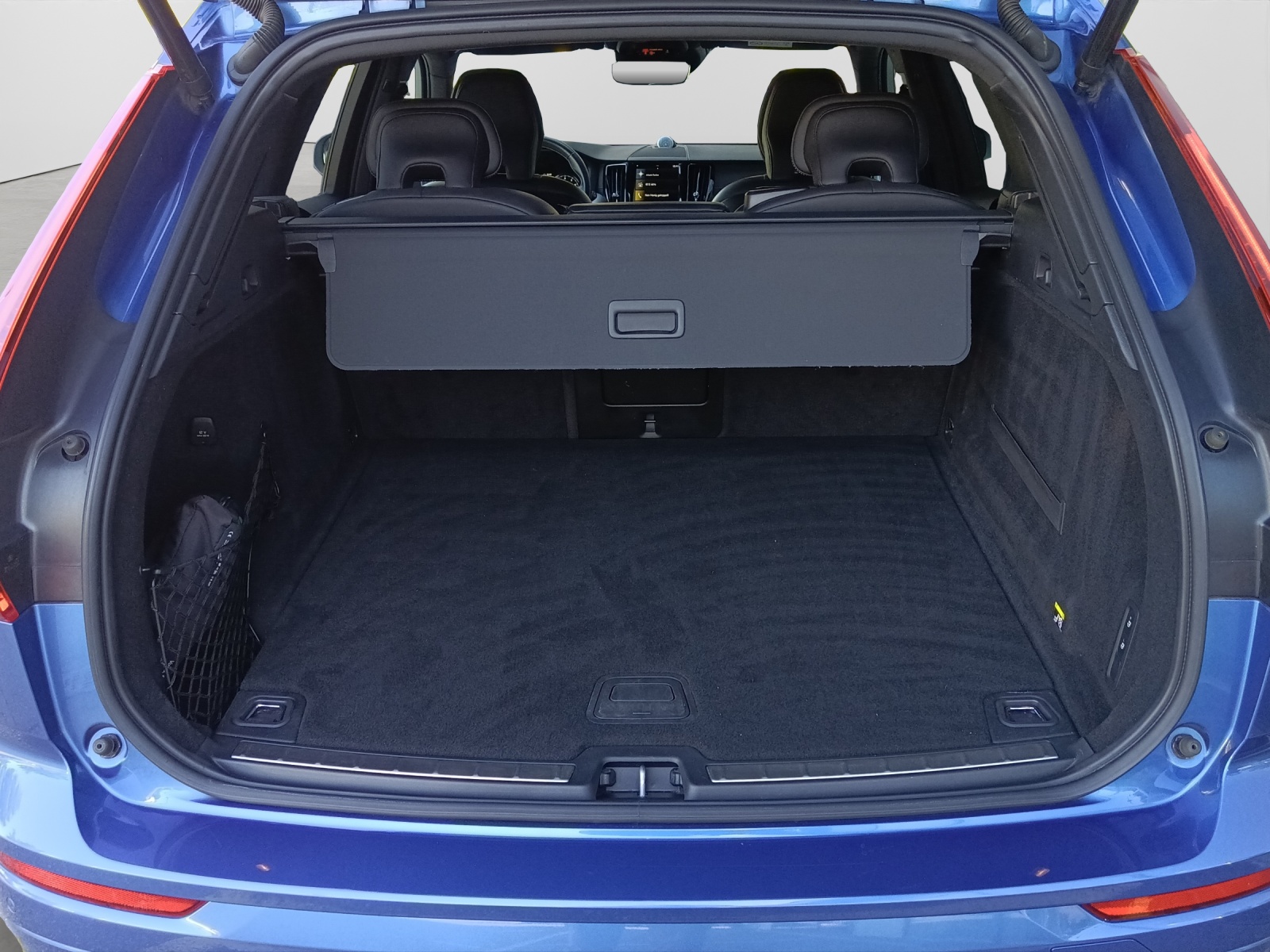 VOLVO XC60 2.0 T6 R-Design AWD-image-14