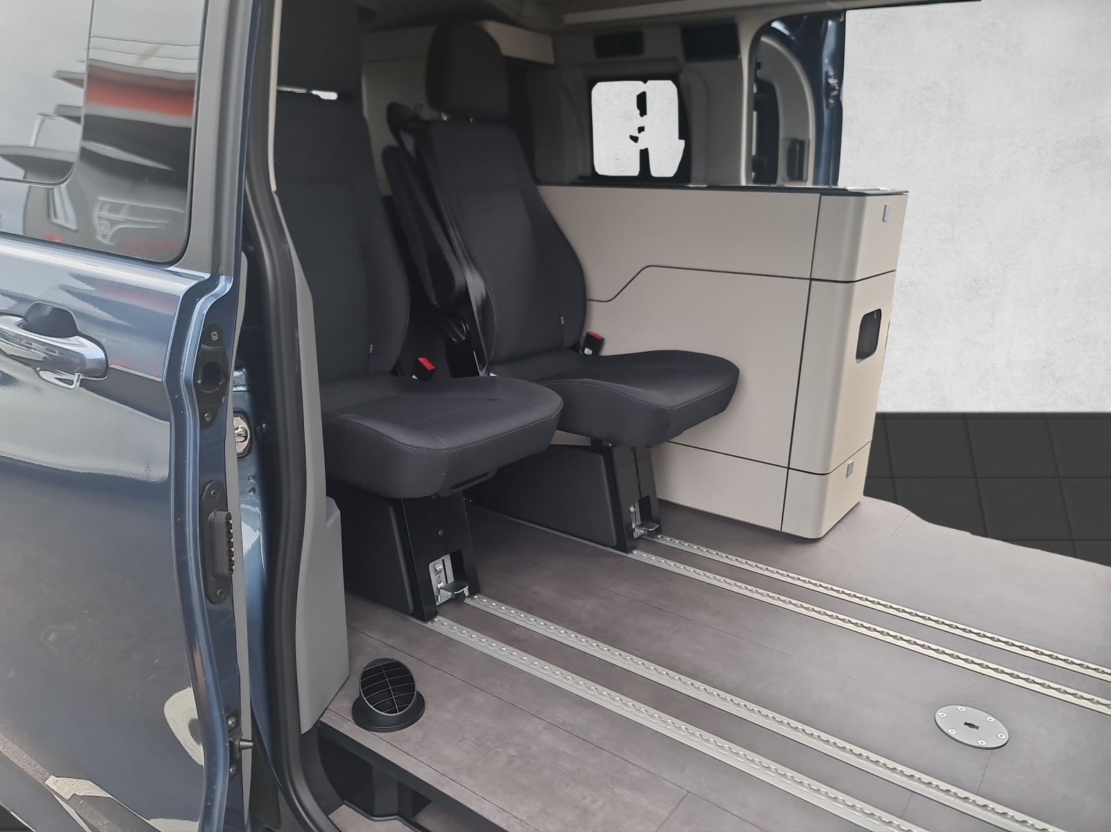 WESTFALIA Club Joker Urban Premium 2.0D 8G 4x4 * 6-Sitzer + 2.8T AHK möglich *-image-9