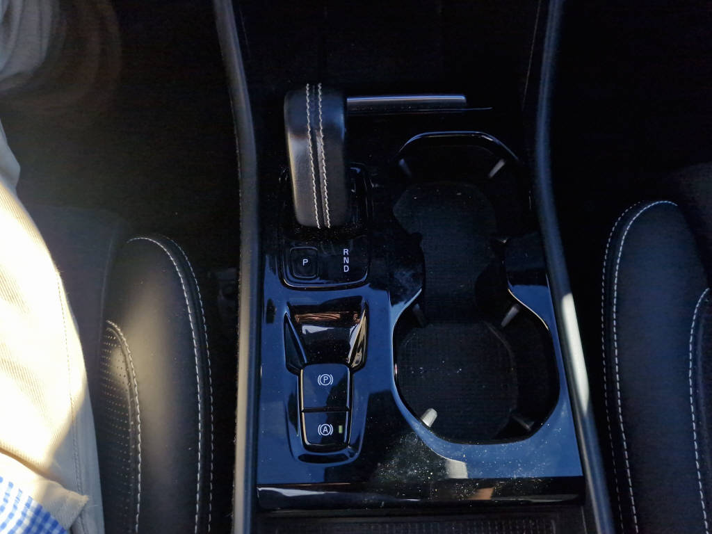 VOLVO XC40 1.5 T5 PiH R-Design-image-11