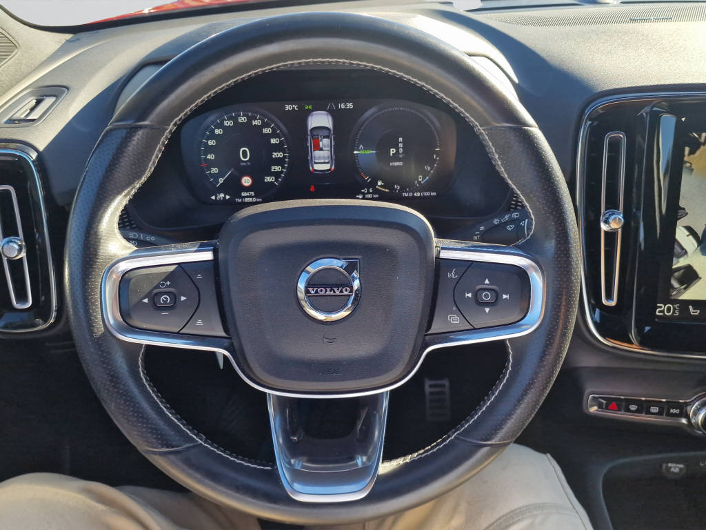 VOLVO XC40 1.5 T5 PiH R-Design-image-14