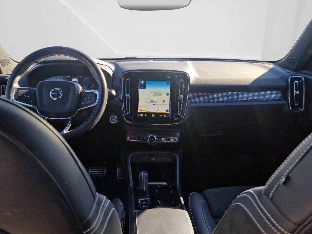 VOLVO XC40 1.5 T5 PiH R-Design-image-10