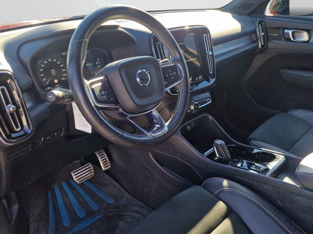 VOLVO XC40 1.5 T5 PiH R-Design-image-8