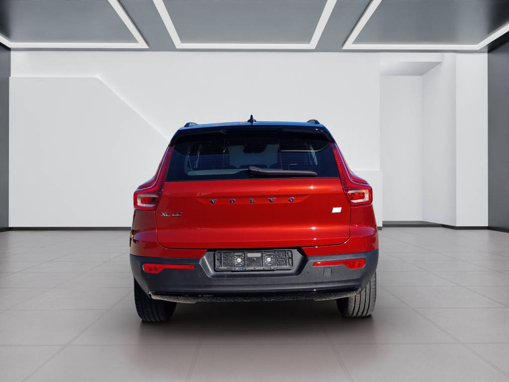 VOLVO XC40 1.5 T5 PiH R-Design-image-3