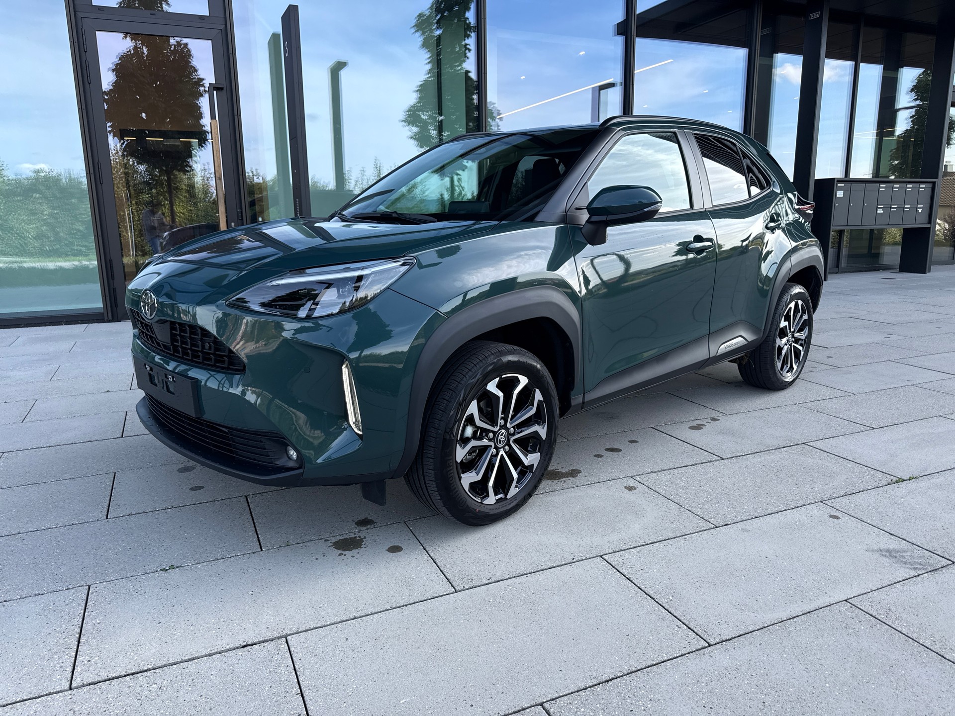 TOYOTA Yaris Cross 1.5 Trend AWDi e-CVT-image-2